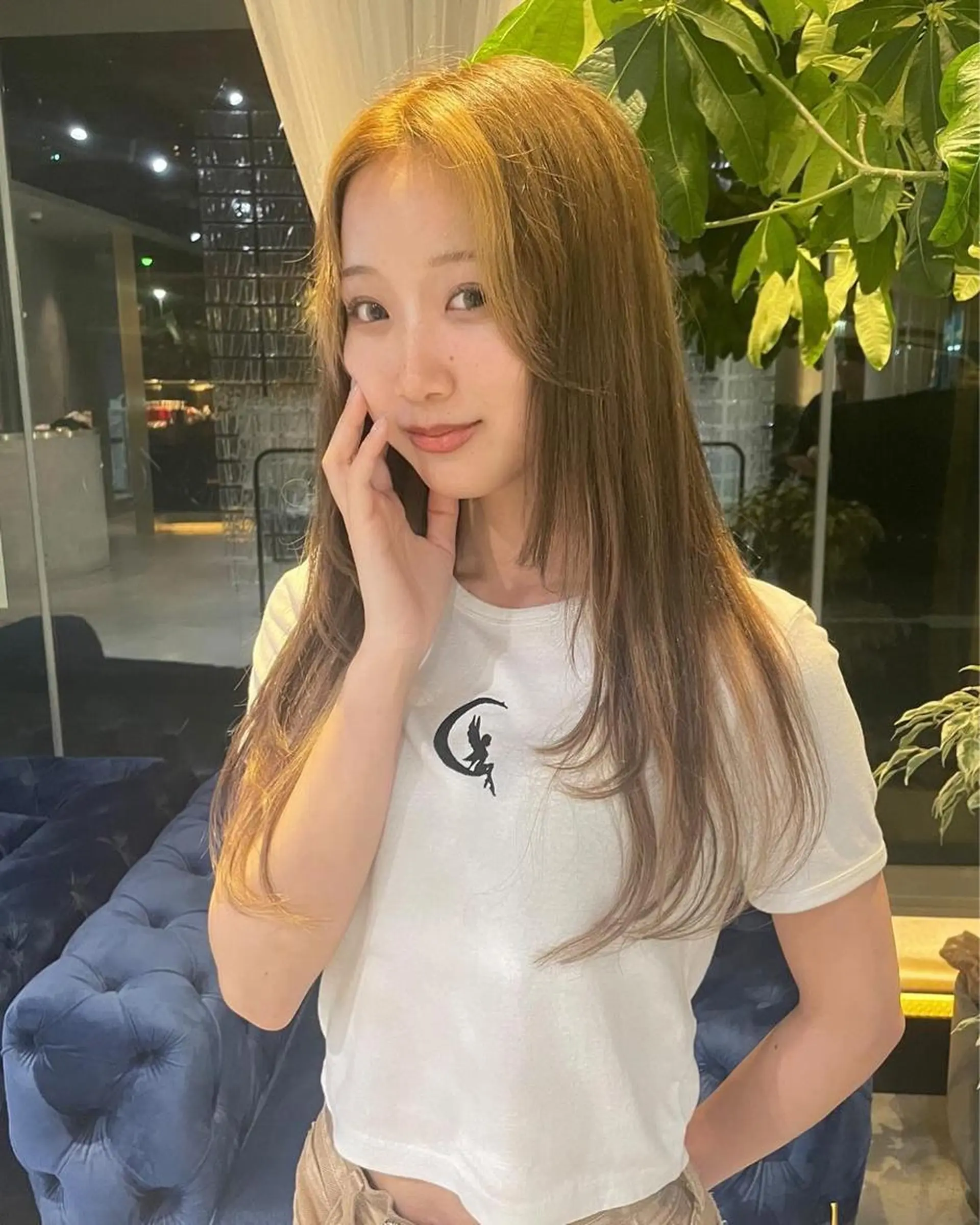 ロング アールバイニーナ所属・R by NINA アールバイニーナのヘアスタイル