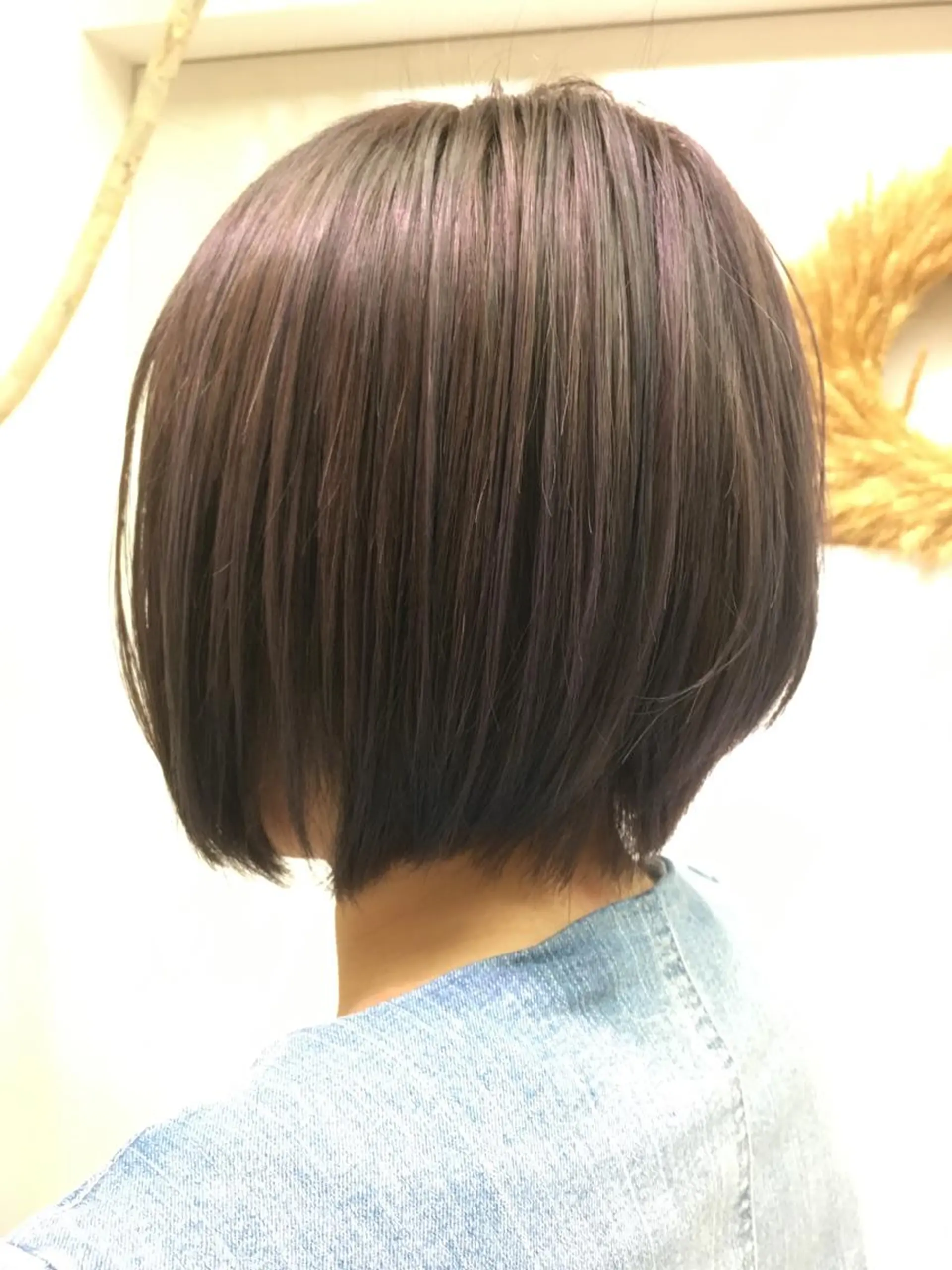 ショート カラー アッシュ 透明感カラー ラベンダーカラー ラベンダーアッシュ カット ヘアカラー トリートメント 安永 涼のヘアスタイル