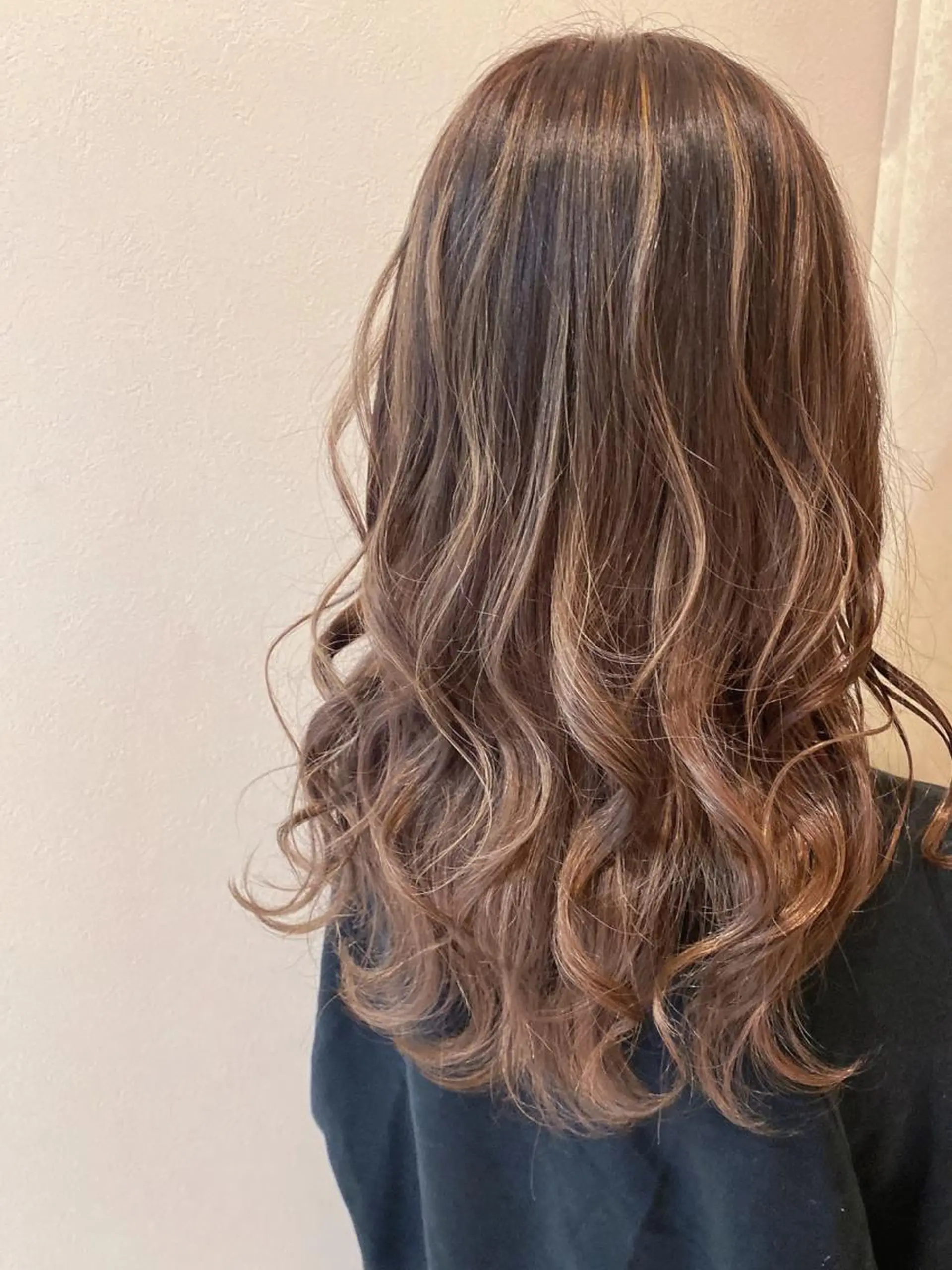 セミロング カラー パーマ ヘアアレンジ ベージュカラー ハイライトカラー ハイライト SALOWIN天神大名店所属・羽エクステ/スリム タッキ/kodaiのヘアスタイル