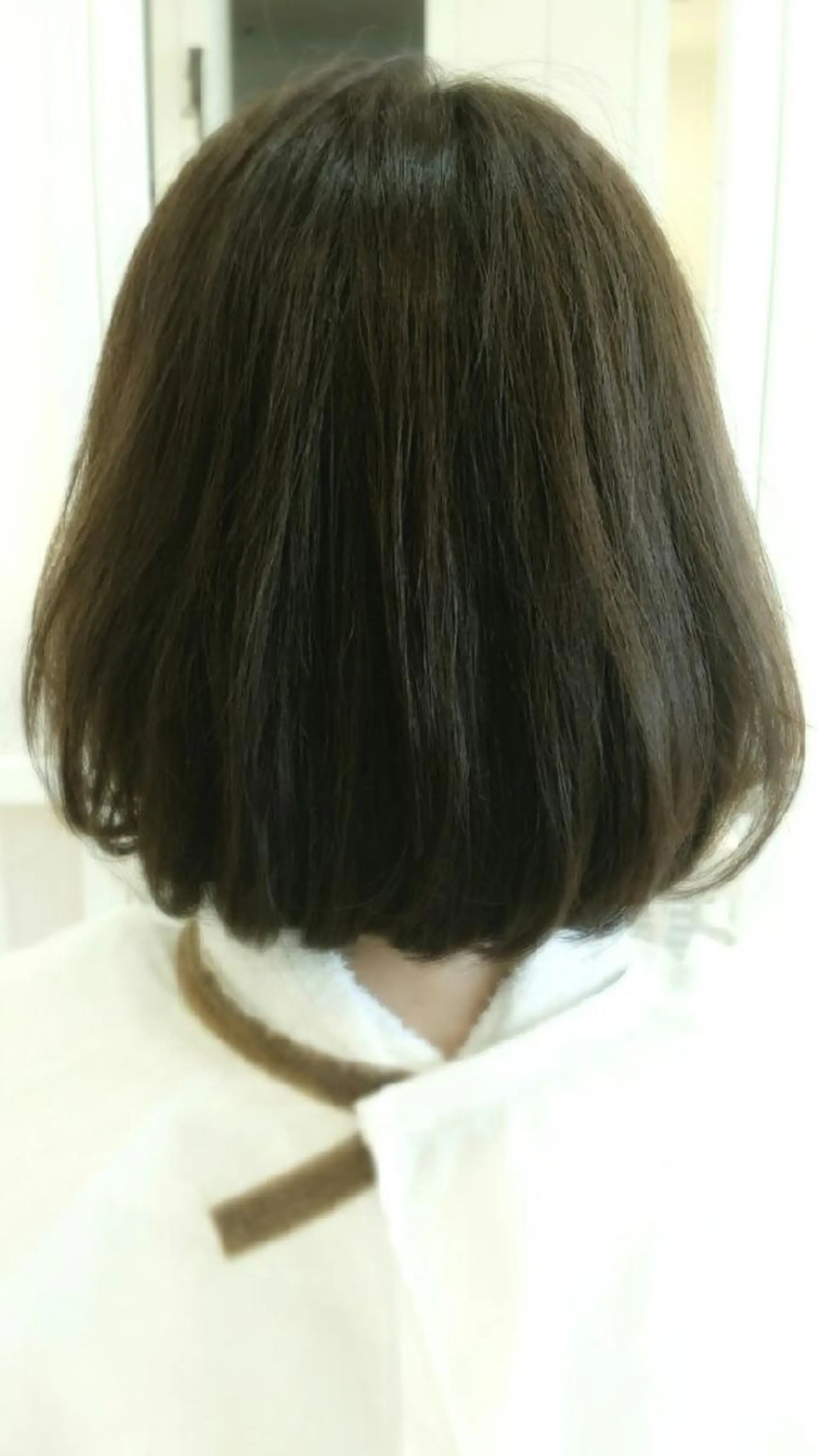 ミディアム 須賀 一美のヘアスタイル