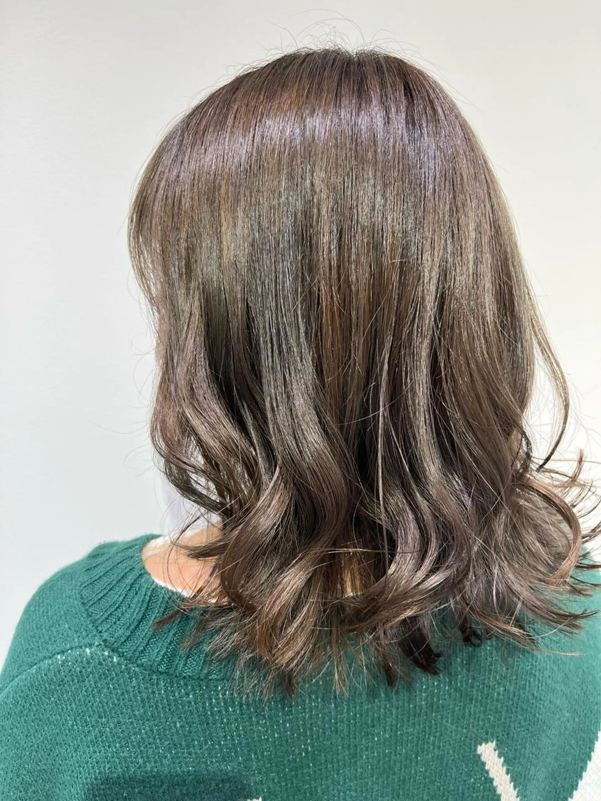 ミディアム カラー ブリーチ 透明感カラー グレージュ オリーブグレージュ オリーブグレー メンズヘア専門🦊 RYOKAのヘアスタイル