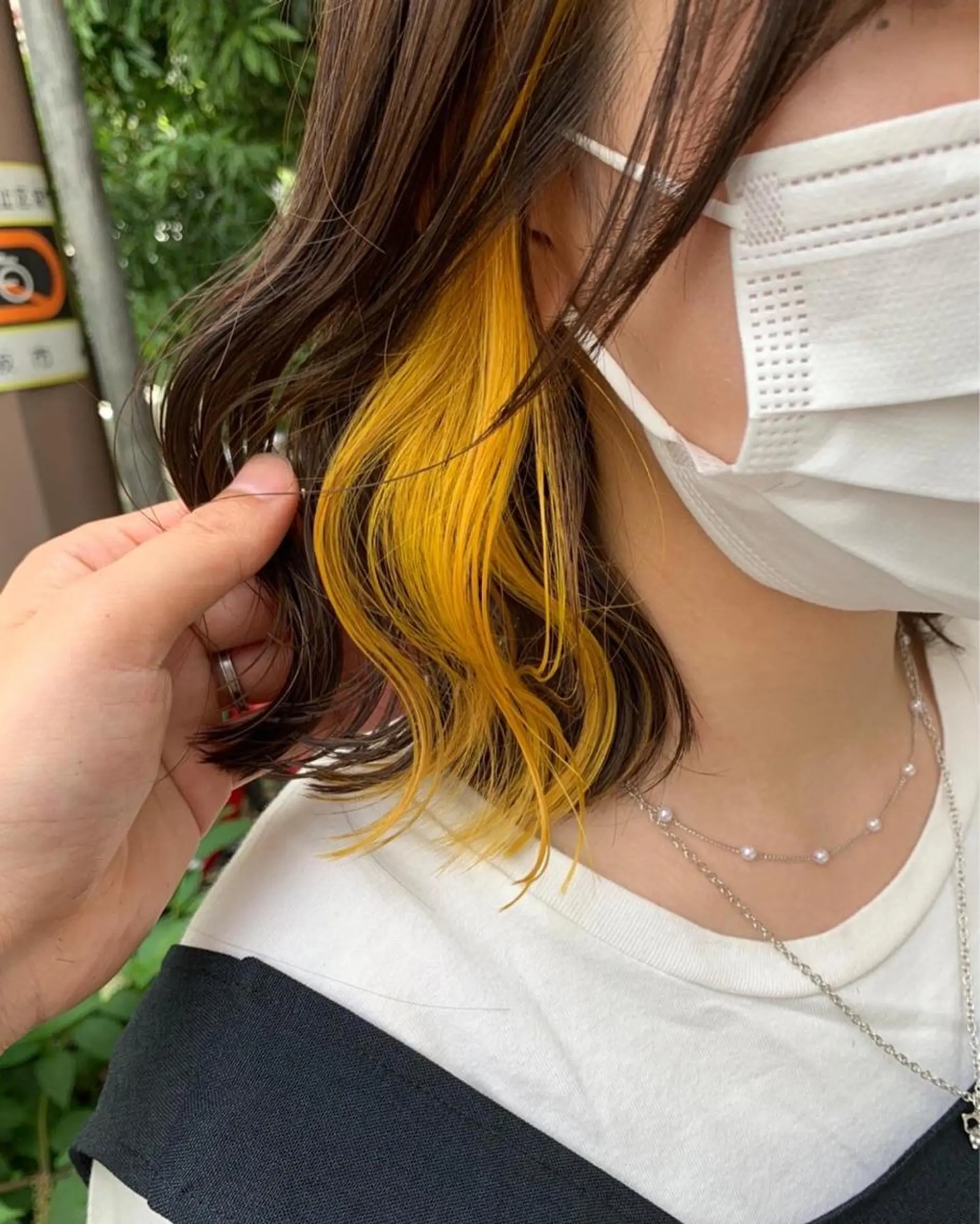 ミディアム カラー ヘアアレンジ インナーカラー イエローカラー 髪質改善/ ツヤ髪カラー/高井のヘアスタイル