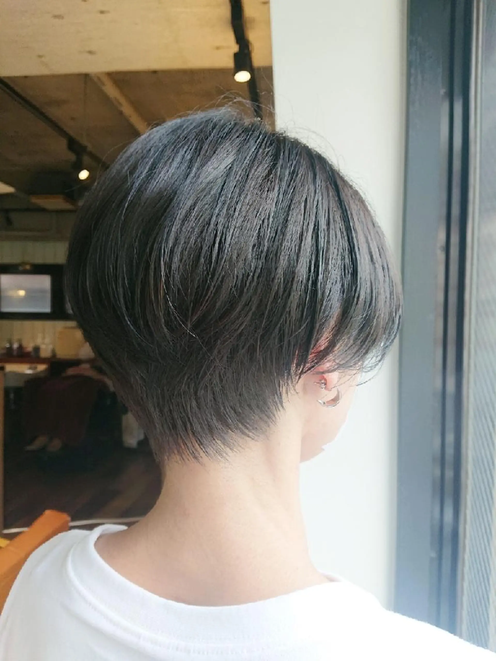 ショート カット alushe 岡 陽子のヘアスタイル