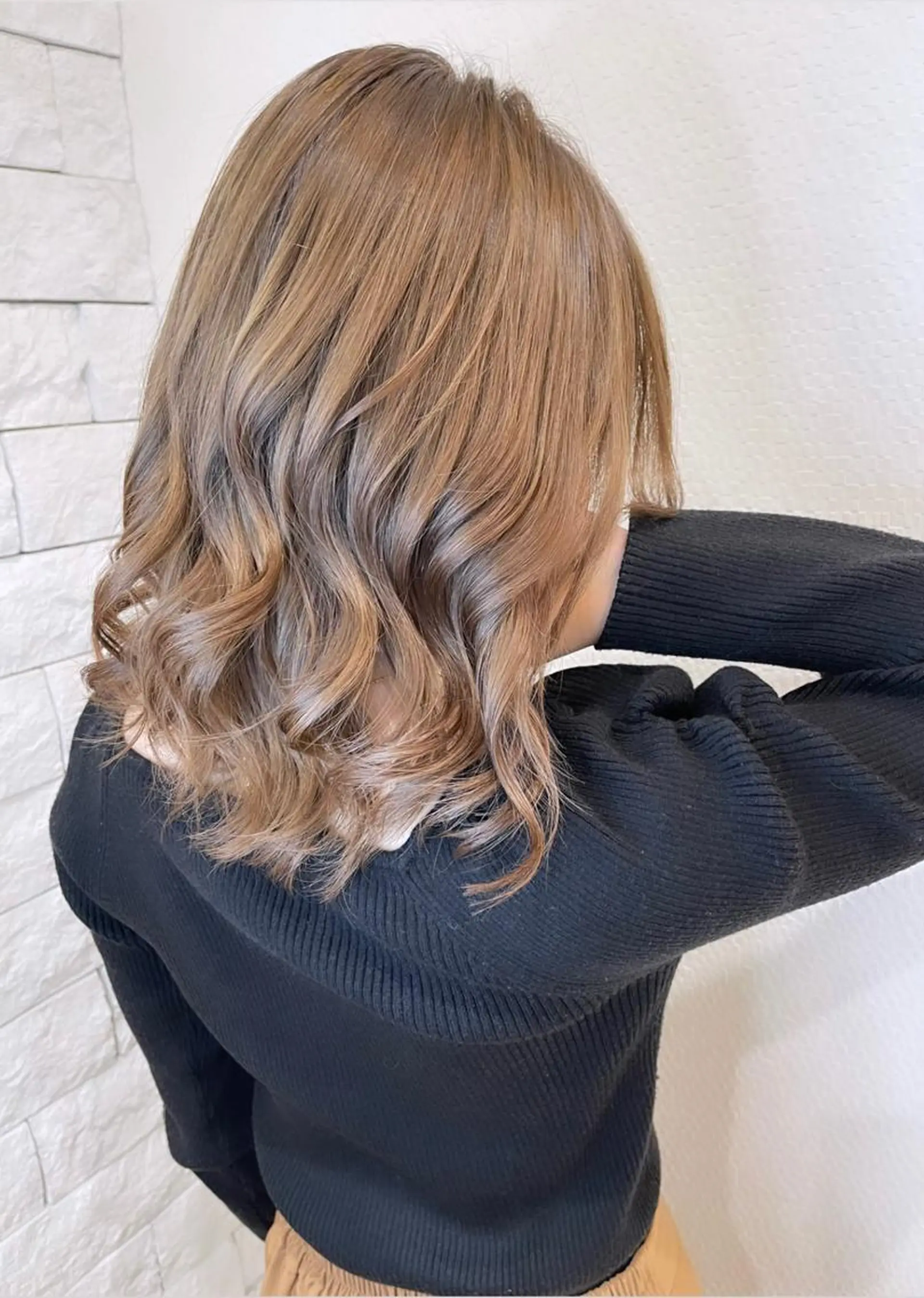 カラー アッシュ ミルクティーアッシュ ヘアカラー 名古屋のピンク好き かずくん🦩のヘアスタイル