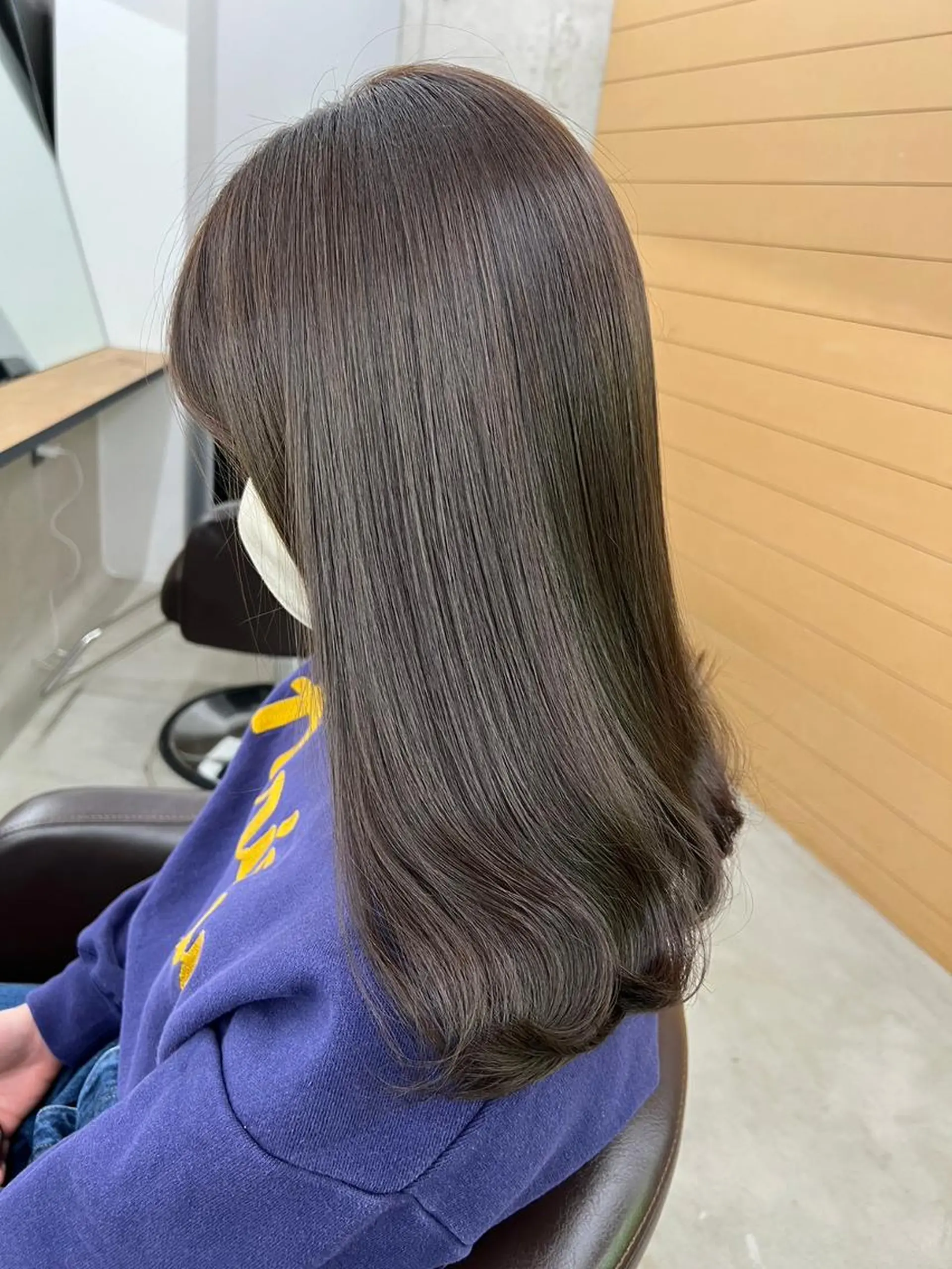 ミディアム カラー パーマ ヘアアレンジ ミディアムパーマ アディクシーカラー ベージュカラー ブリーチ ケアカラー ヘアカラー トリートメント ヘアケア特化型サロン newi 梅田のヘアスタイル