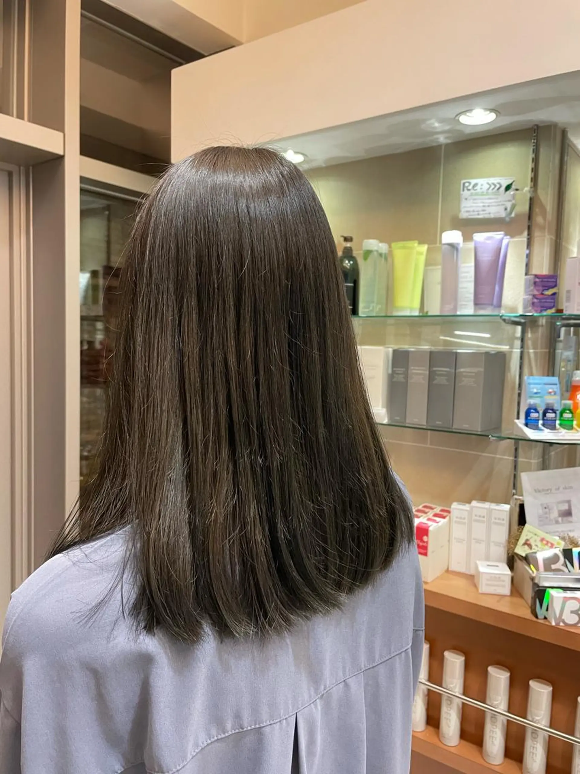 ミディアム 千葉 香奈のヘアスタイル