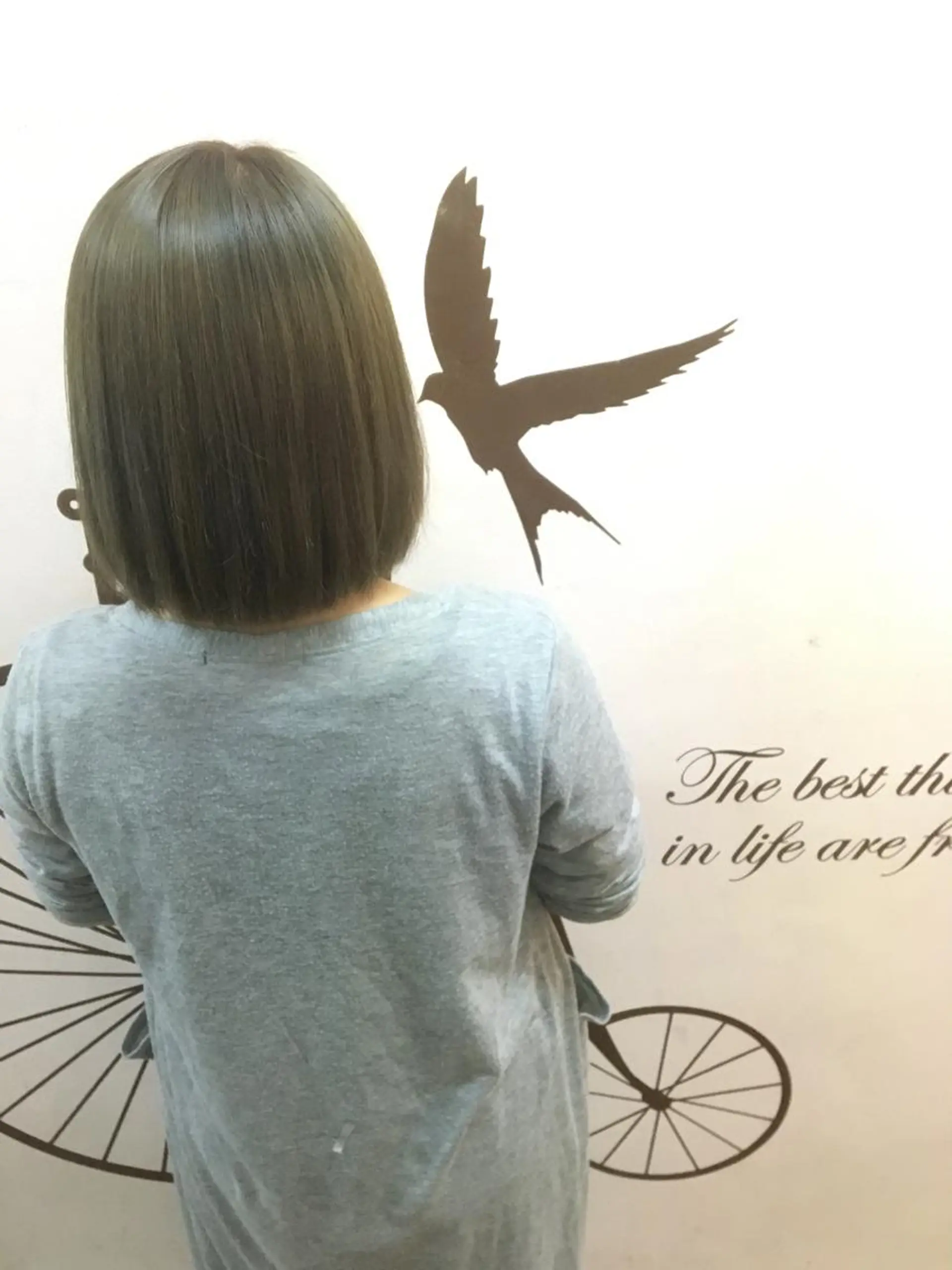 ミディアム 乳井 悠香のヘアスタイル