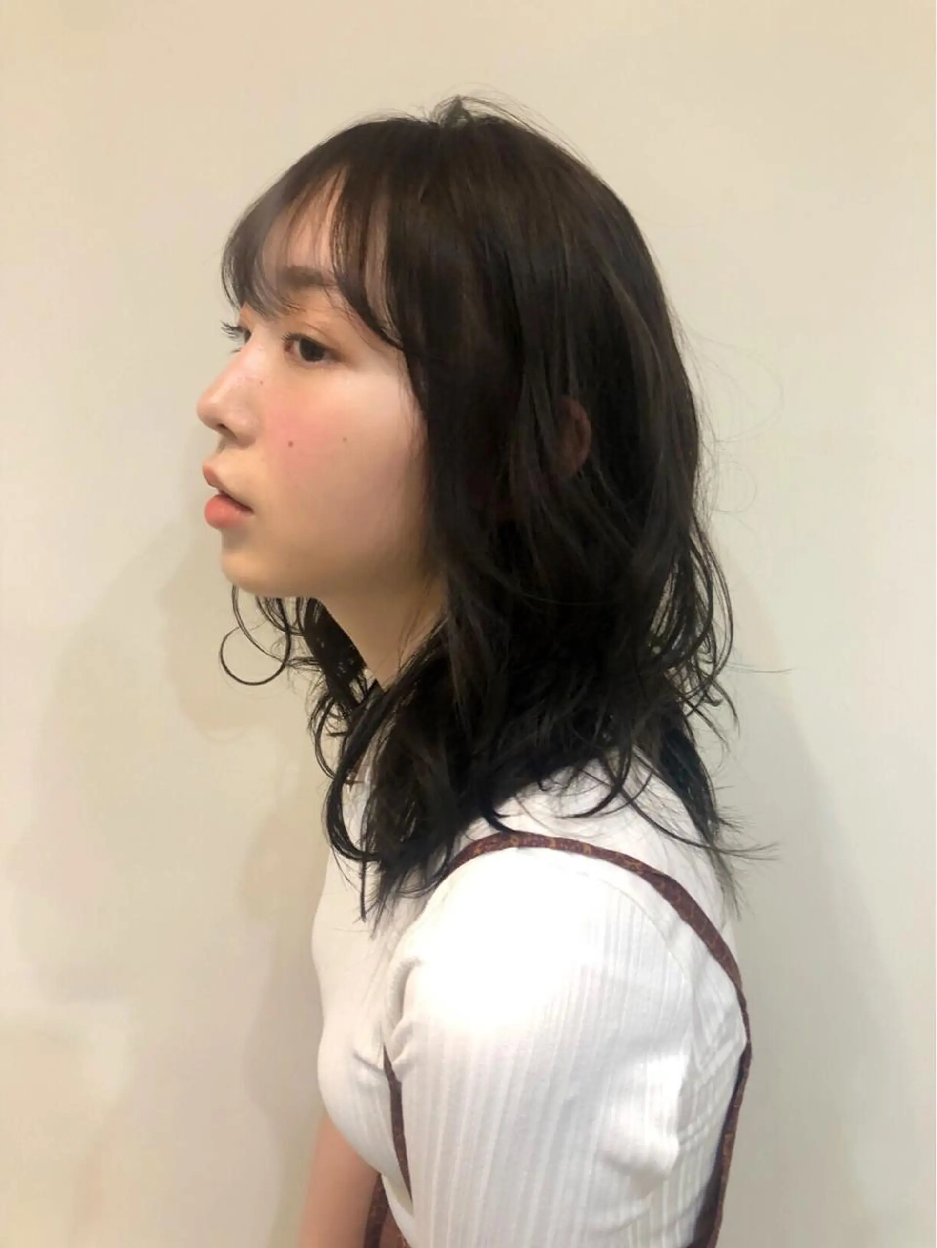 ミディアム カラー パーマ グレージュ レイヤーカット 💫期間限定価格💫 似合わせカット🧚のヘアスタイル