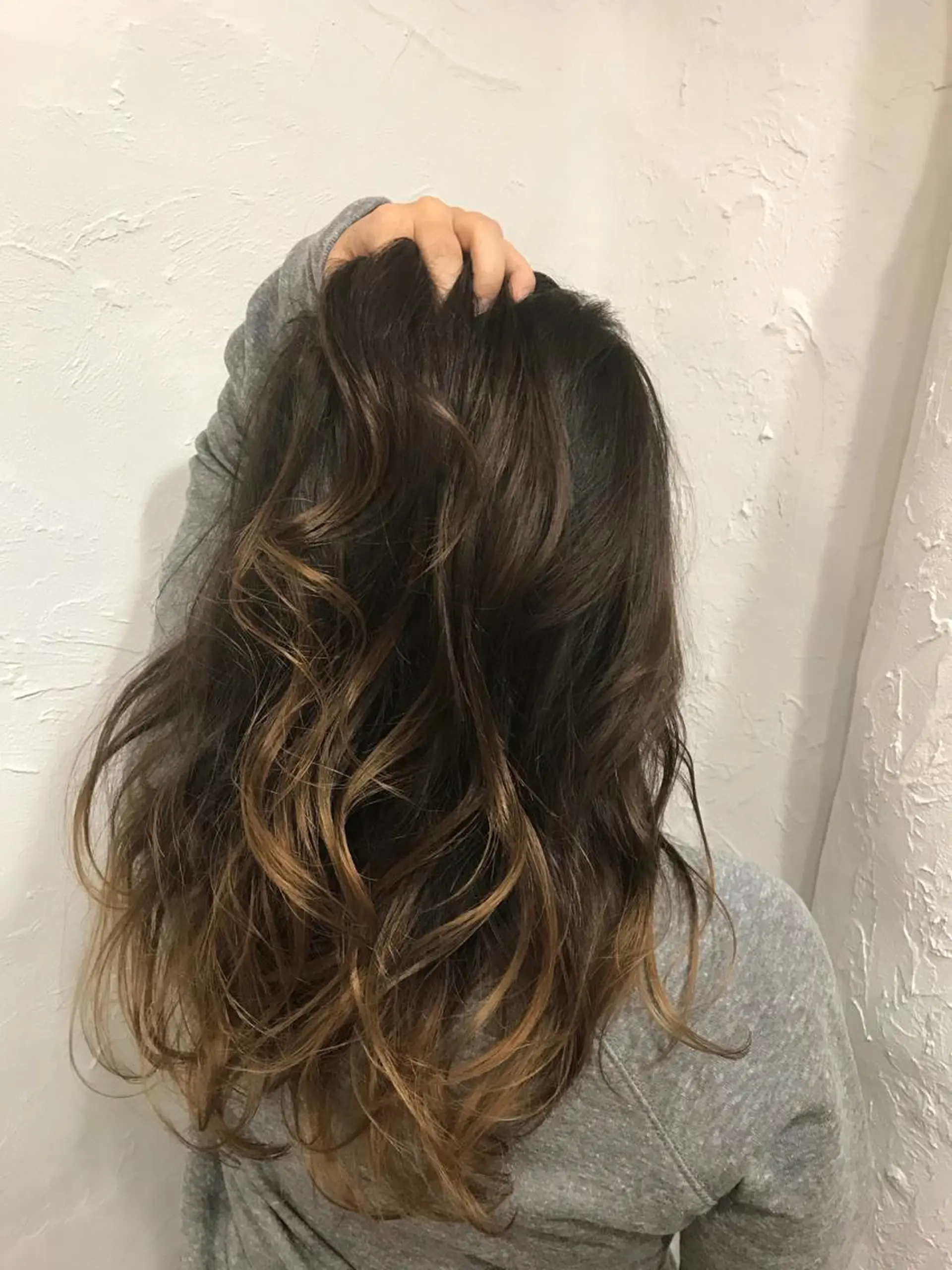 ロング カラー 伊藤 優希のヘアスタイル