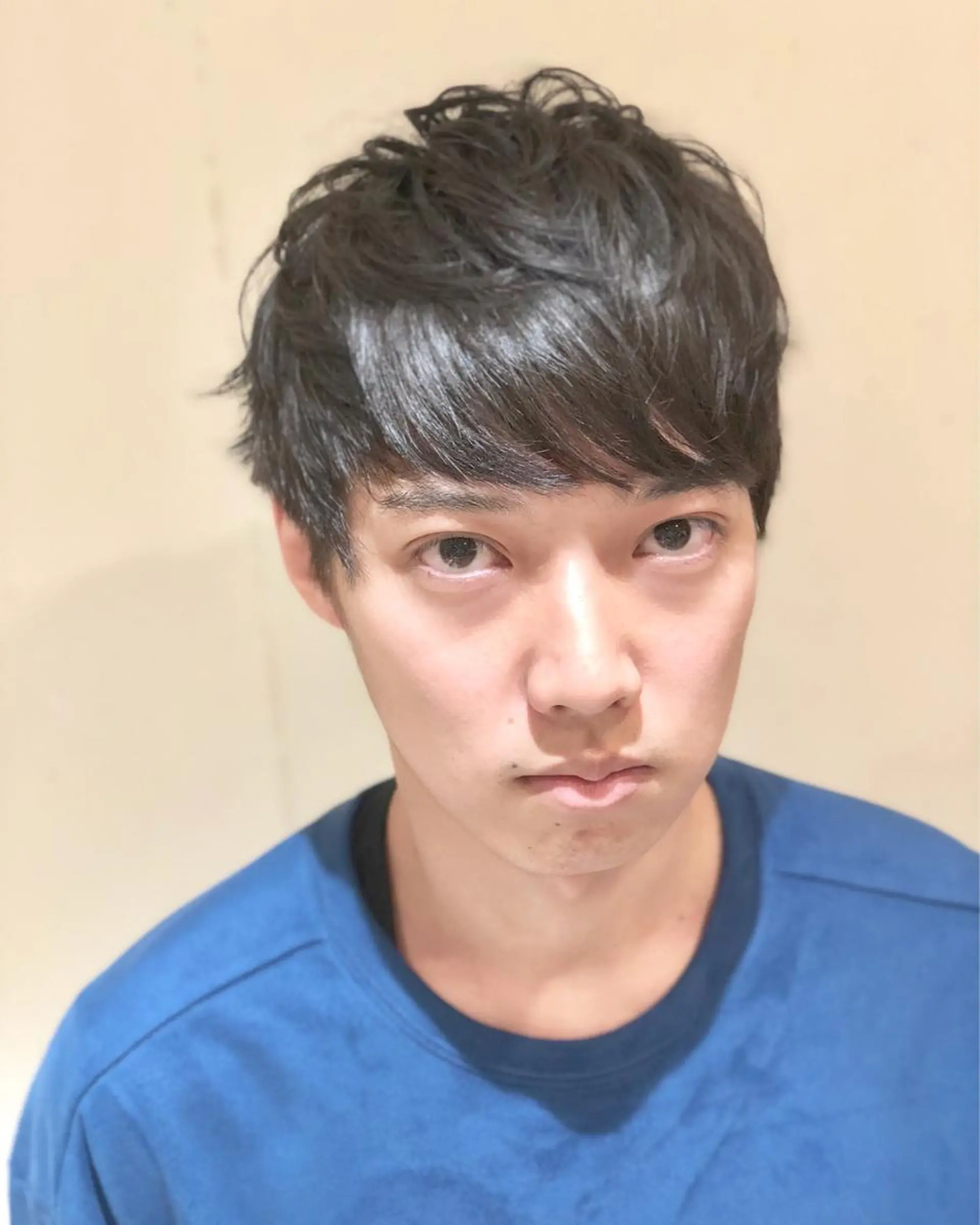 ショート カラー パーマ ヘアアレンジ メンズ メンズバレイヤージュ メンズハイライト メンズパーマ バレイヤージュ 黒髪 【ツヤ髪美容師】 ツダケイスケのヘアスタイル