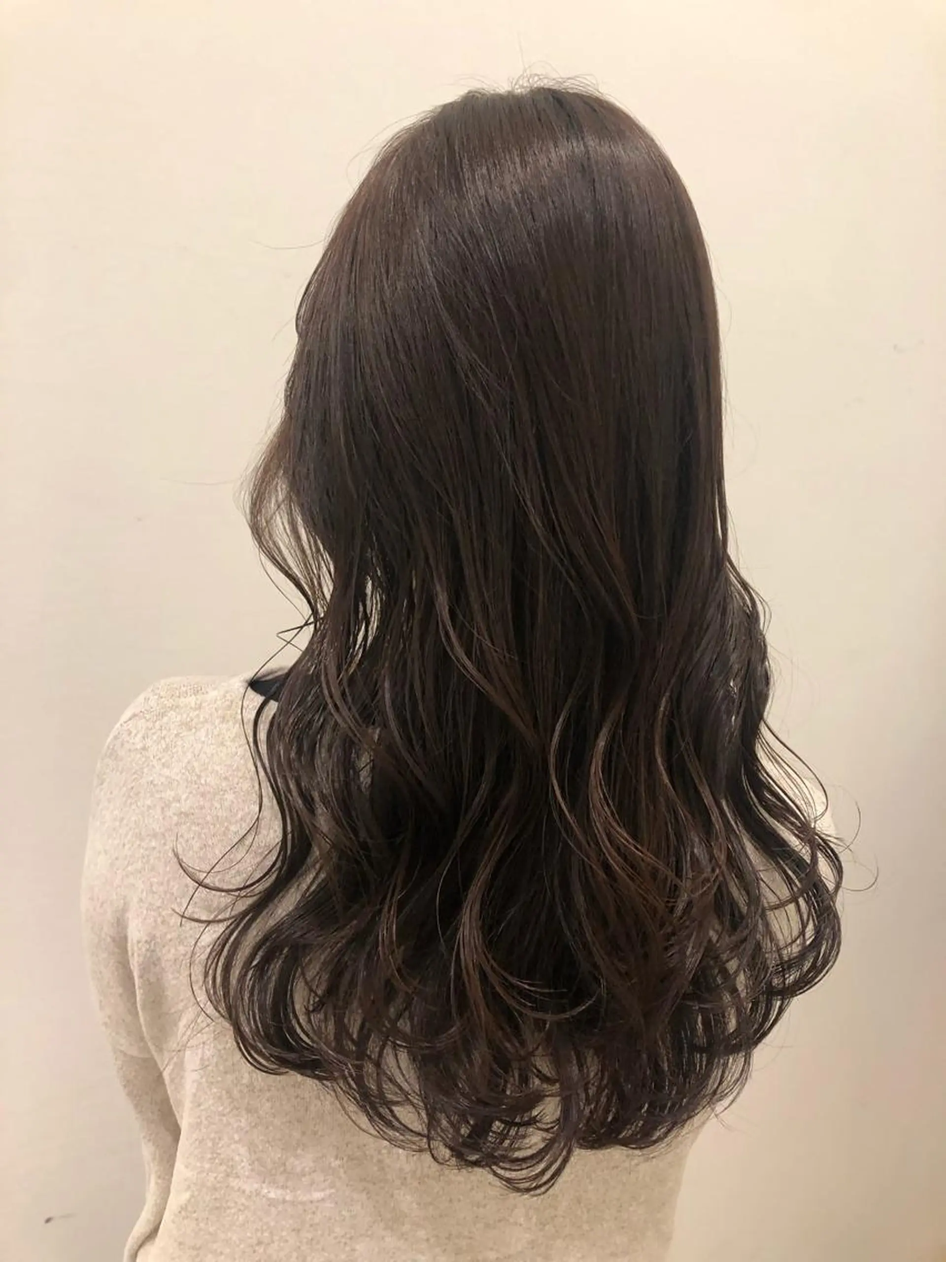 ロング 銀座／レイヤーカット 🤍内野すみれのヘアスタイル