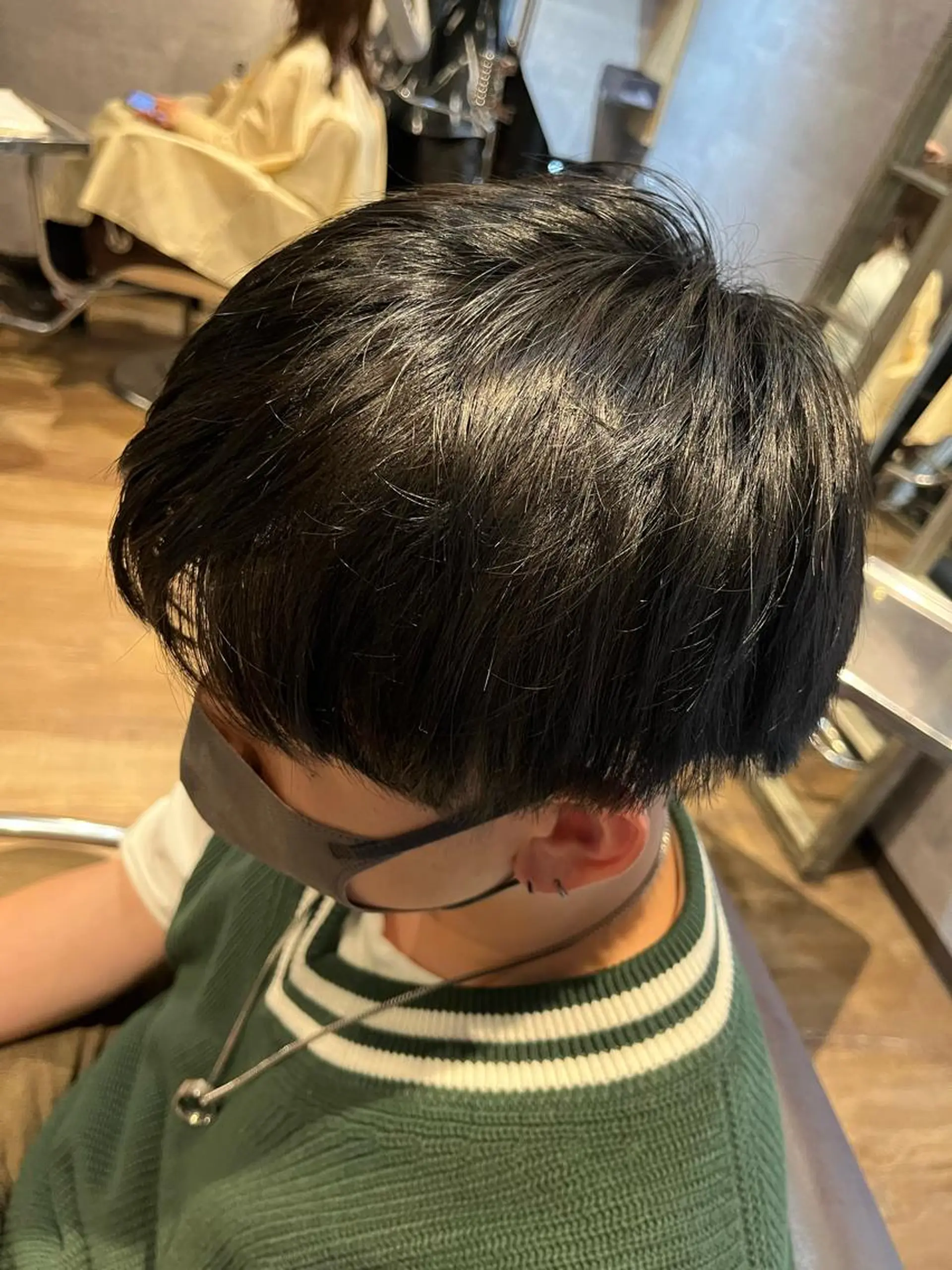 カラー メンズ 黒髪 ブルーカラー ブルーブラック 🌙透明感カラー／ 丁寧施術｜松本のヘアスタイル