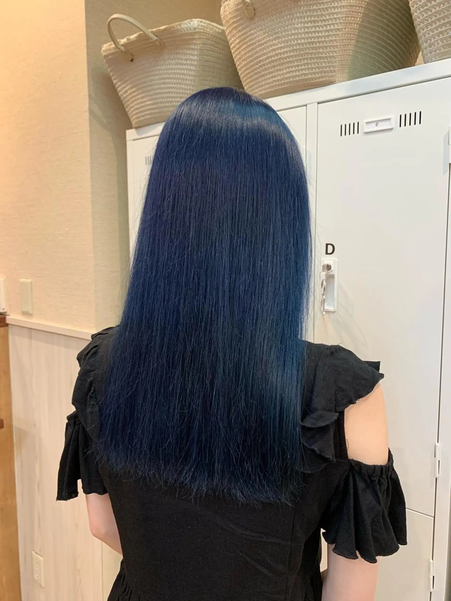 ロング カラー ブルーカラー ダブルカラー yuri🌼 NUMBER 天王寺のヘアスタイル