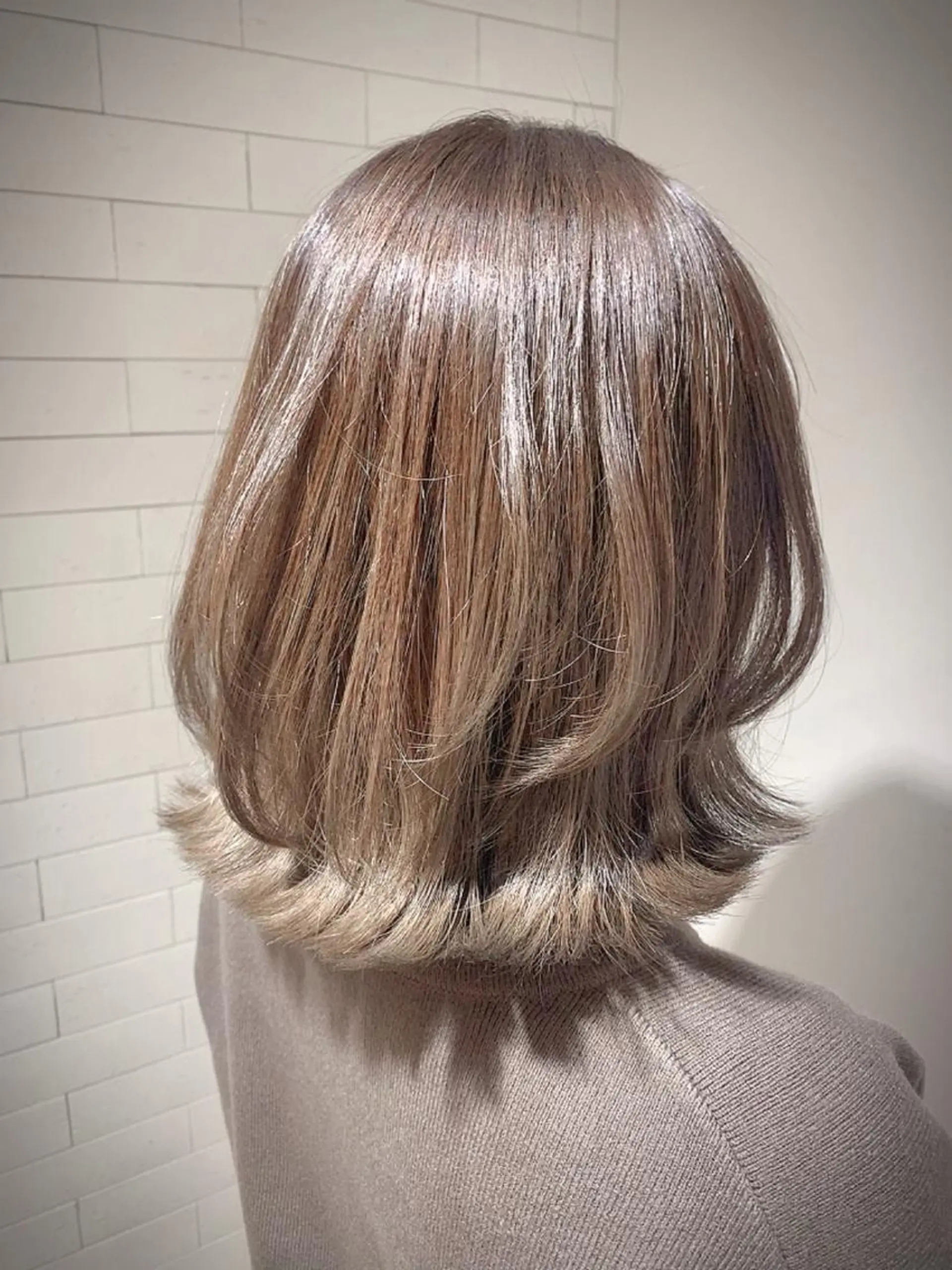 ミディアム 外ハネヘア カット ヘアカラー トリートメント ヘアセット 坂本 なつきのヘアスタイル