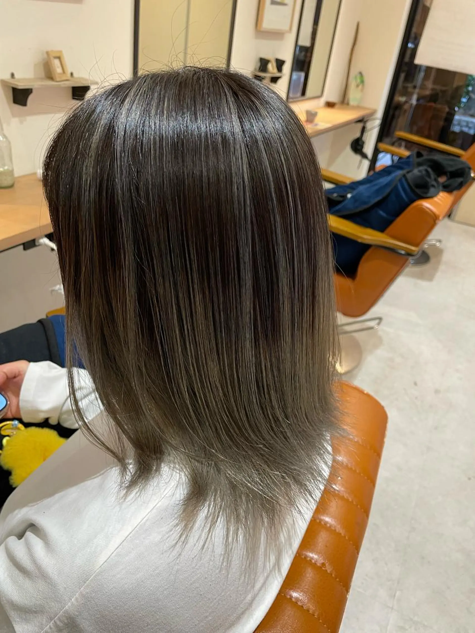 ミディアム カラー グレージュ ヘアカラー 中田 サヤカのヘアスタイル