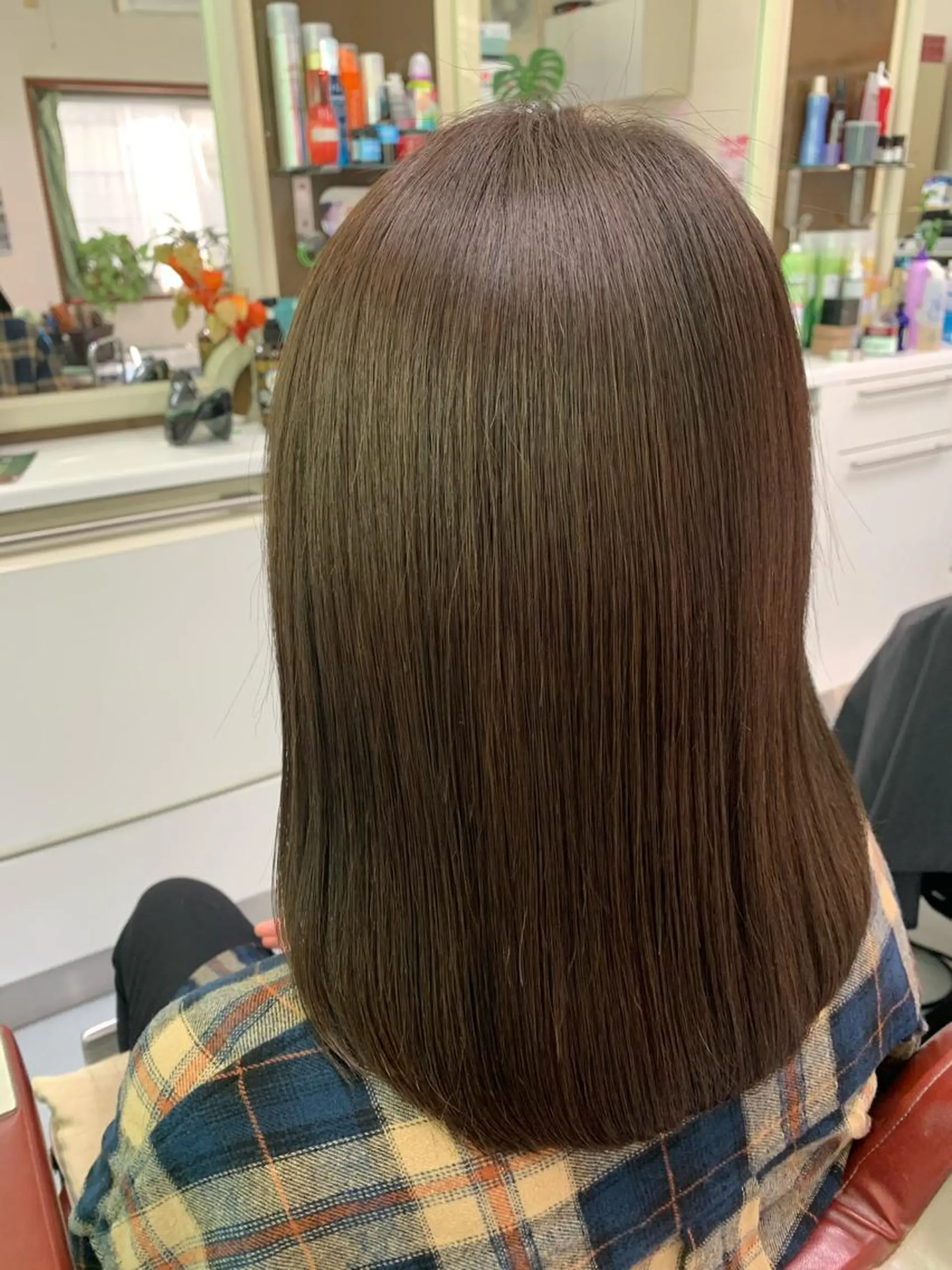 セミロング カラー 透明感カラー トリートメント カット ヘアカラー トリートメント ストウ ナナエのヘアスタイル