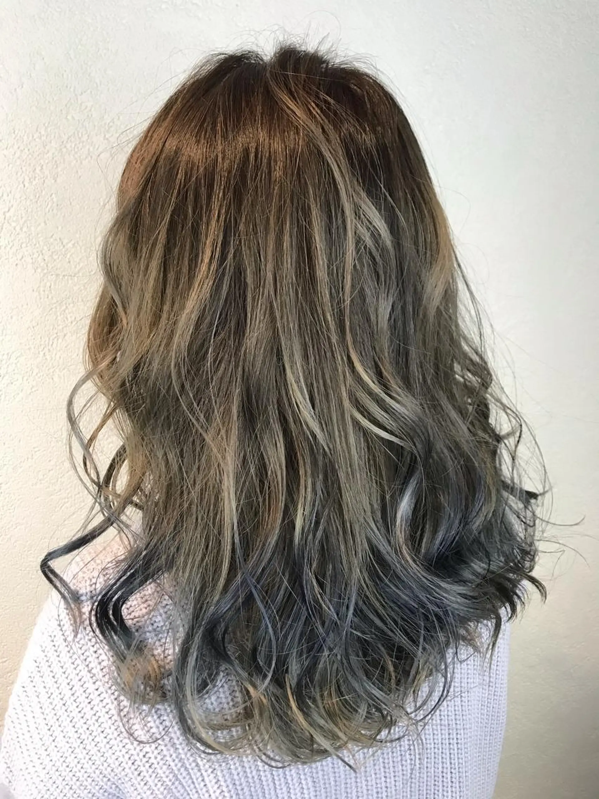 セミロング カラー ブルーカラー ブルーグレー ブルーグレージュ 透明感カラー グレージュ ヘアカラー トリートメント デザインカラー🌈 高木リョウのヘアスタイル