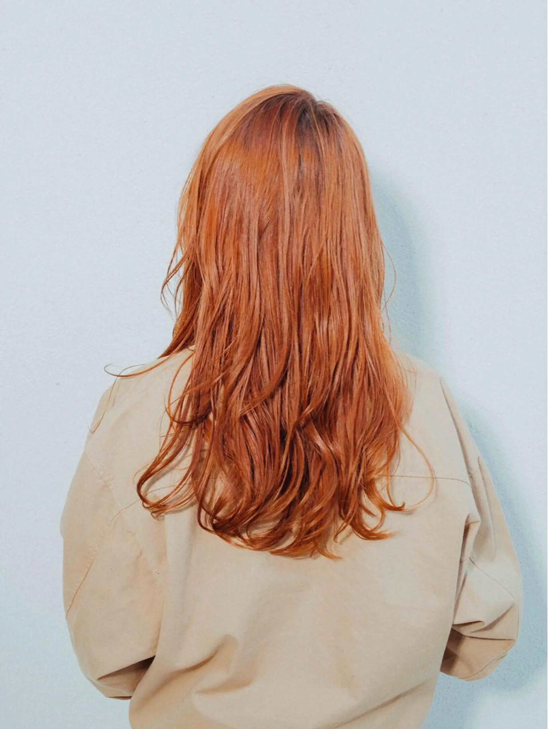 ロング カラー ロングレイヤー ベージュカラー ブリーチ オレンジ オレンジベージュ 脱白髪染め美容師 竹内涼乃のヘアスタイル