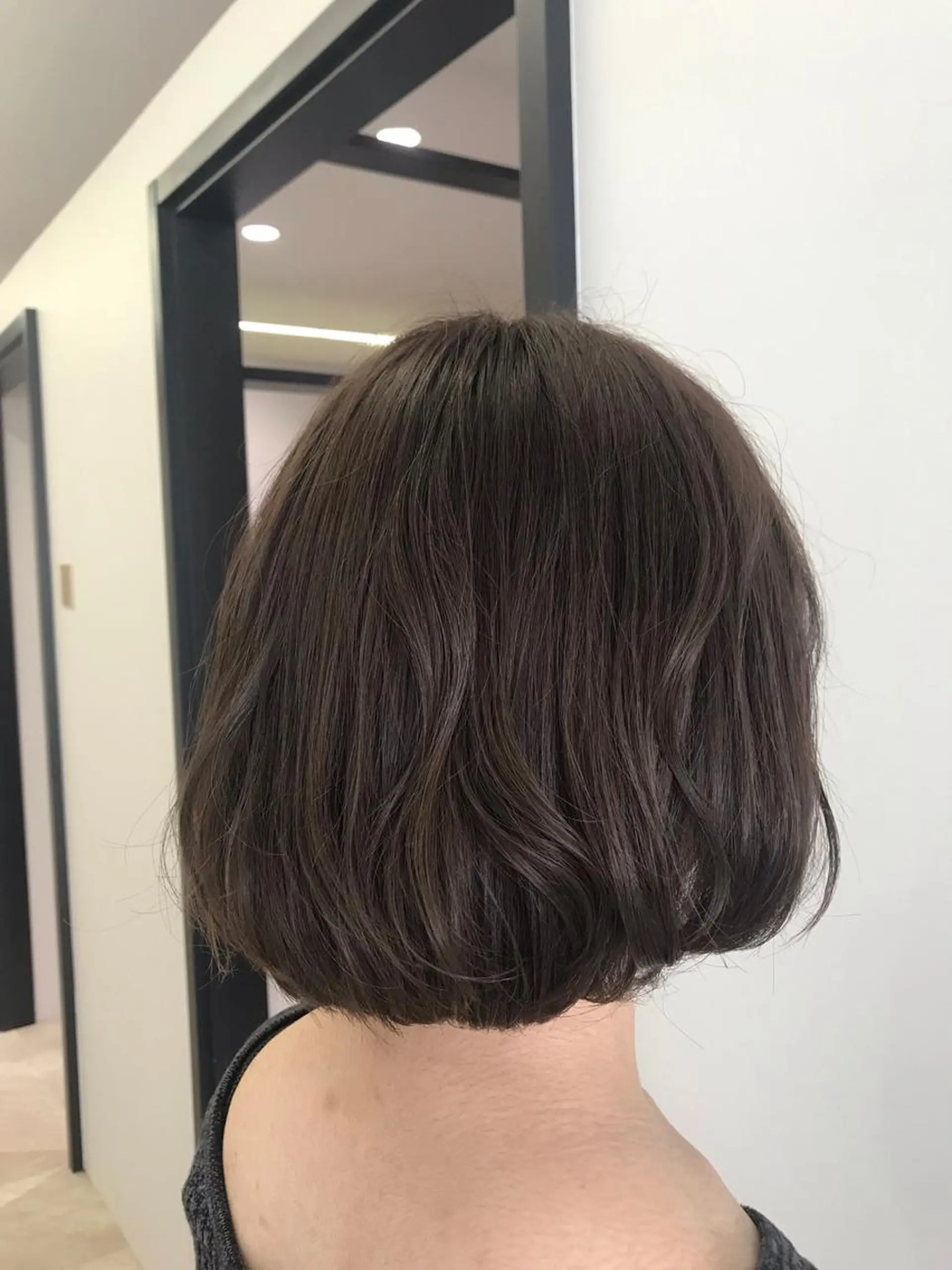 ミディアム カラー アッシュ アッシュブラウン ブラウンカラー レイヤー/ウルフ/ ボブ/ショート/屋敷のヘアスタイル