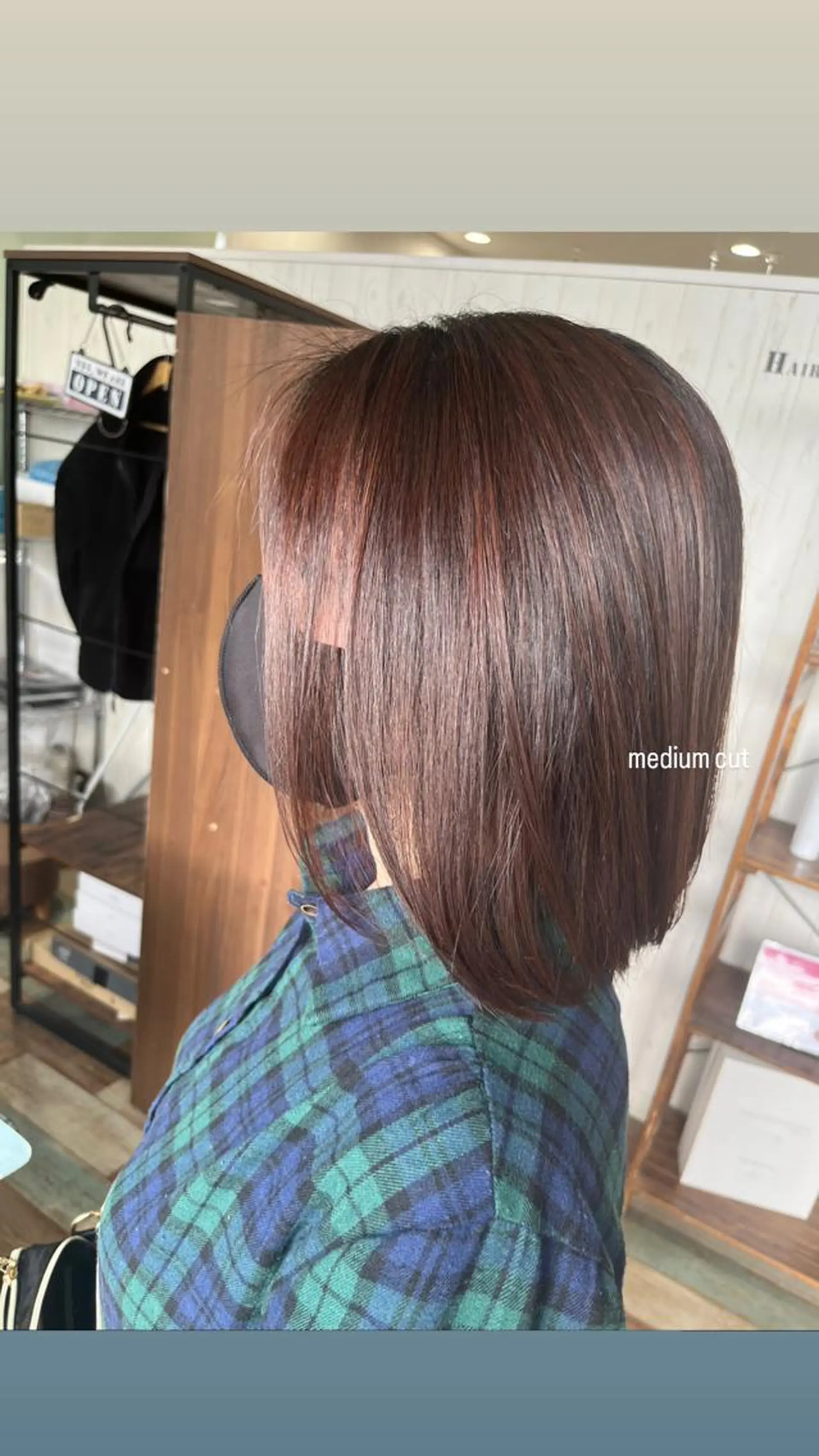 ミディアム ヘアデザインデコ所属・岩坂 美苗のヘアスタイル