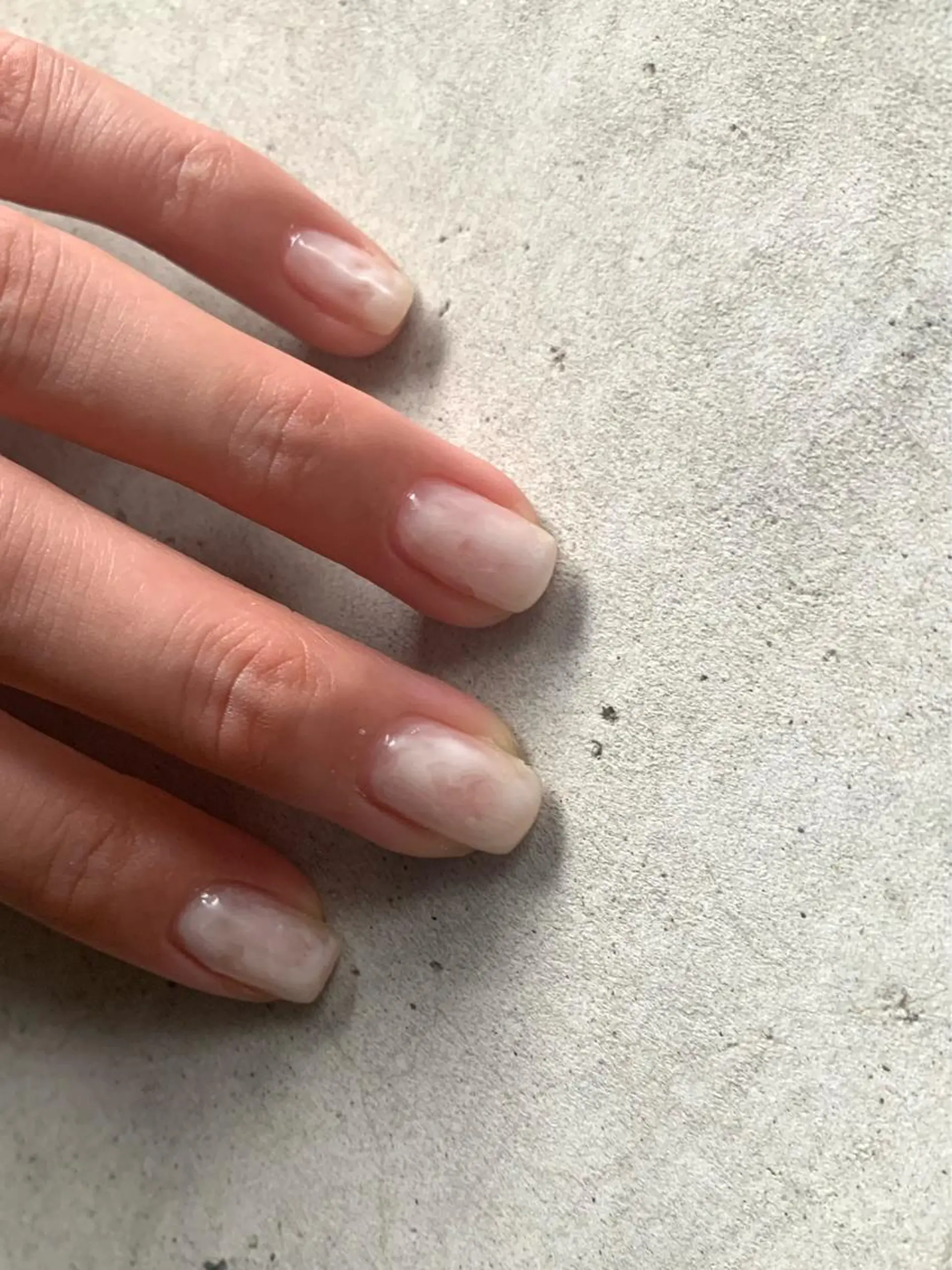 ネイル ホワイト eiju .のネイルデザイン