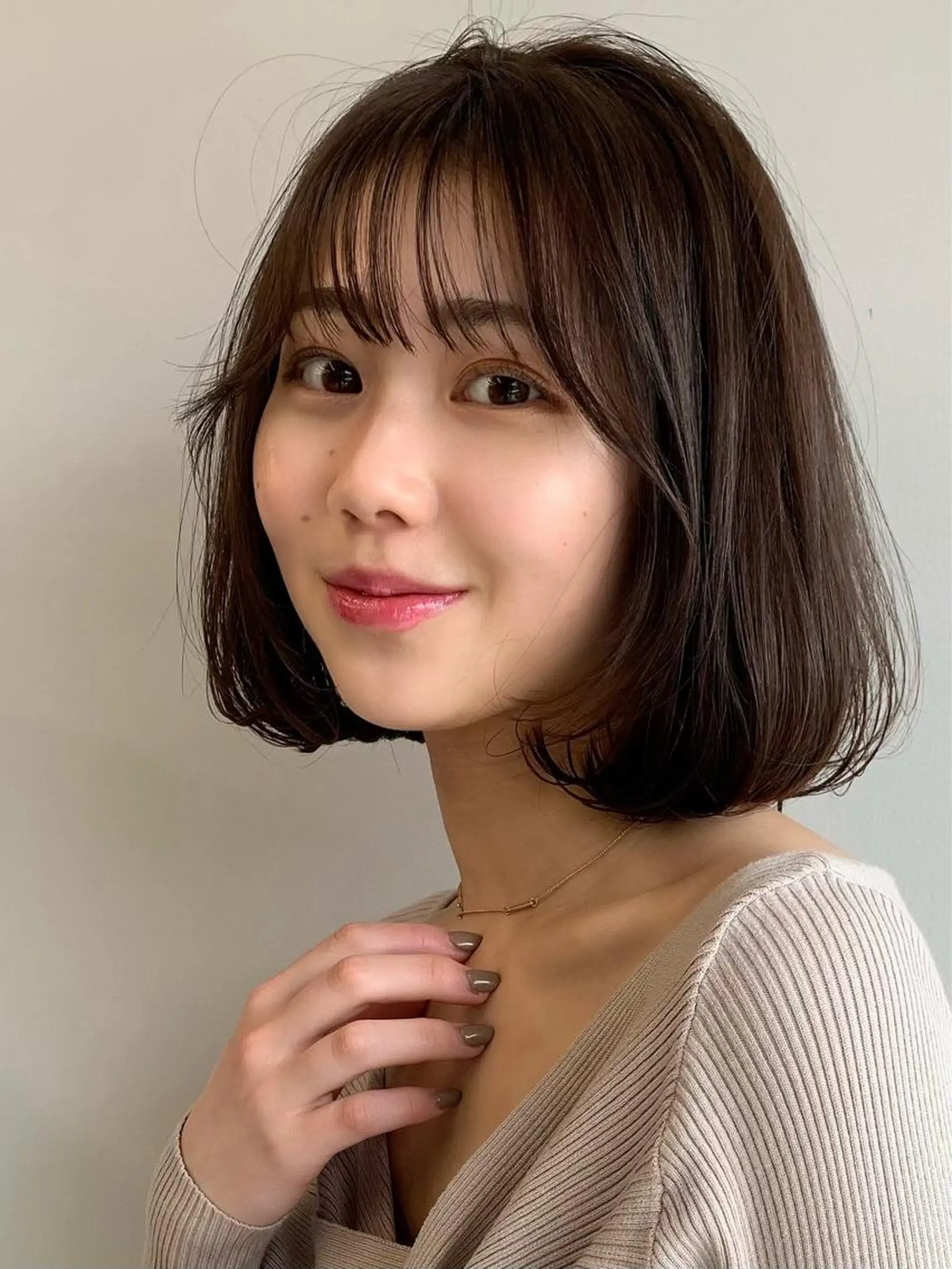 ショート カラー 透明感/オリーブ/ グレージュ/YUKAのヘアスタイル