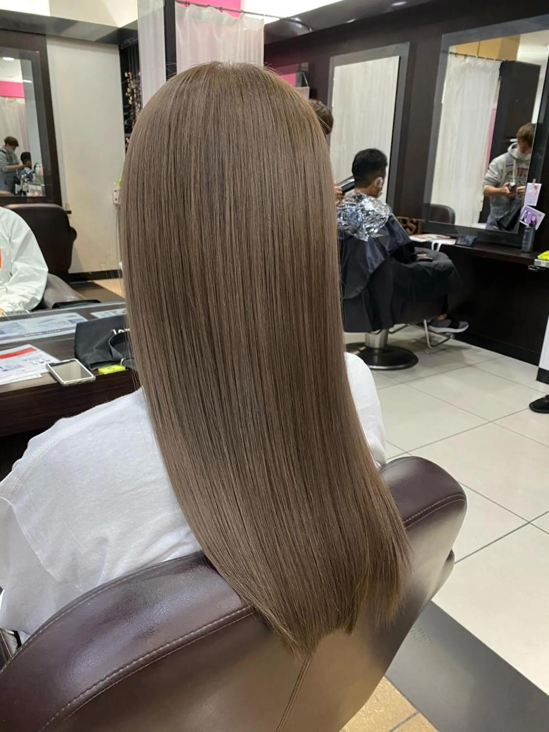 カラー ベージュカラー ミルクティーベージュ hina☺︎ 髪質改善/ストレートのヘアスタイル