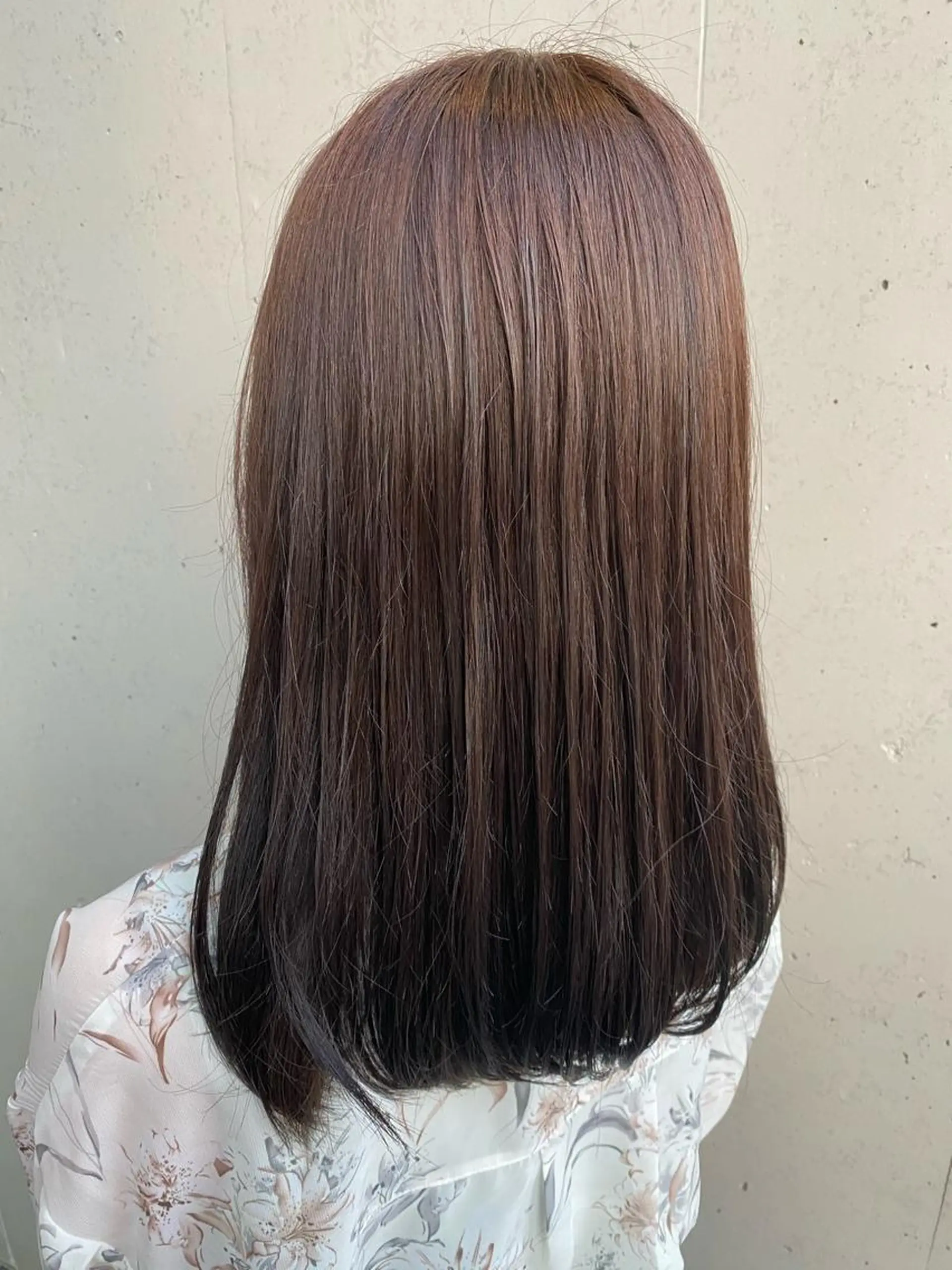 セミロング カラー エクステ／インナー カラー 礒野朱里のヘアスタイル