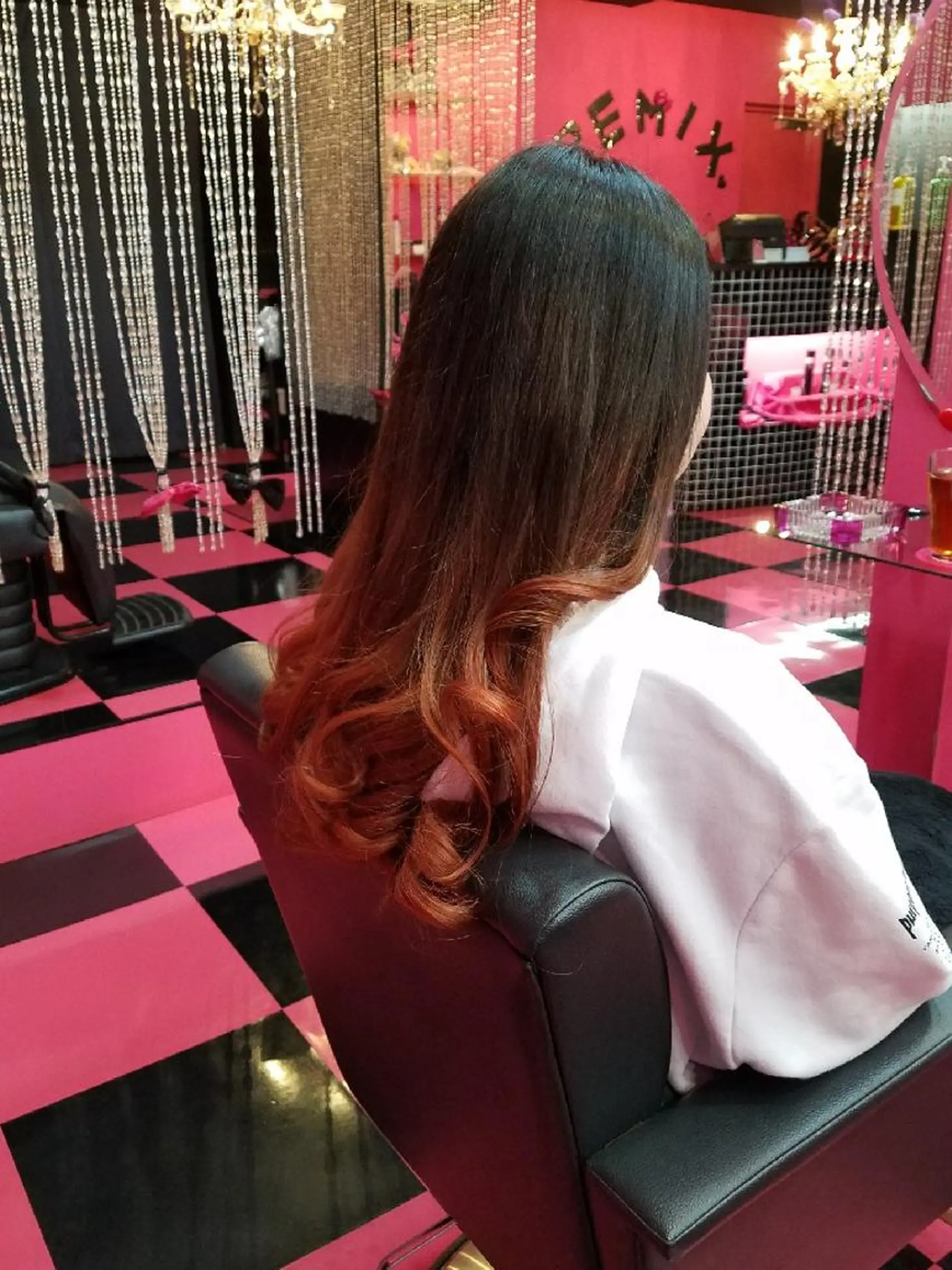 ロング カラー ブリーチ グラデーションカラー レッドカラー REMIX by Love hairのヘアスタイル