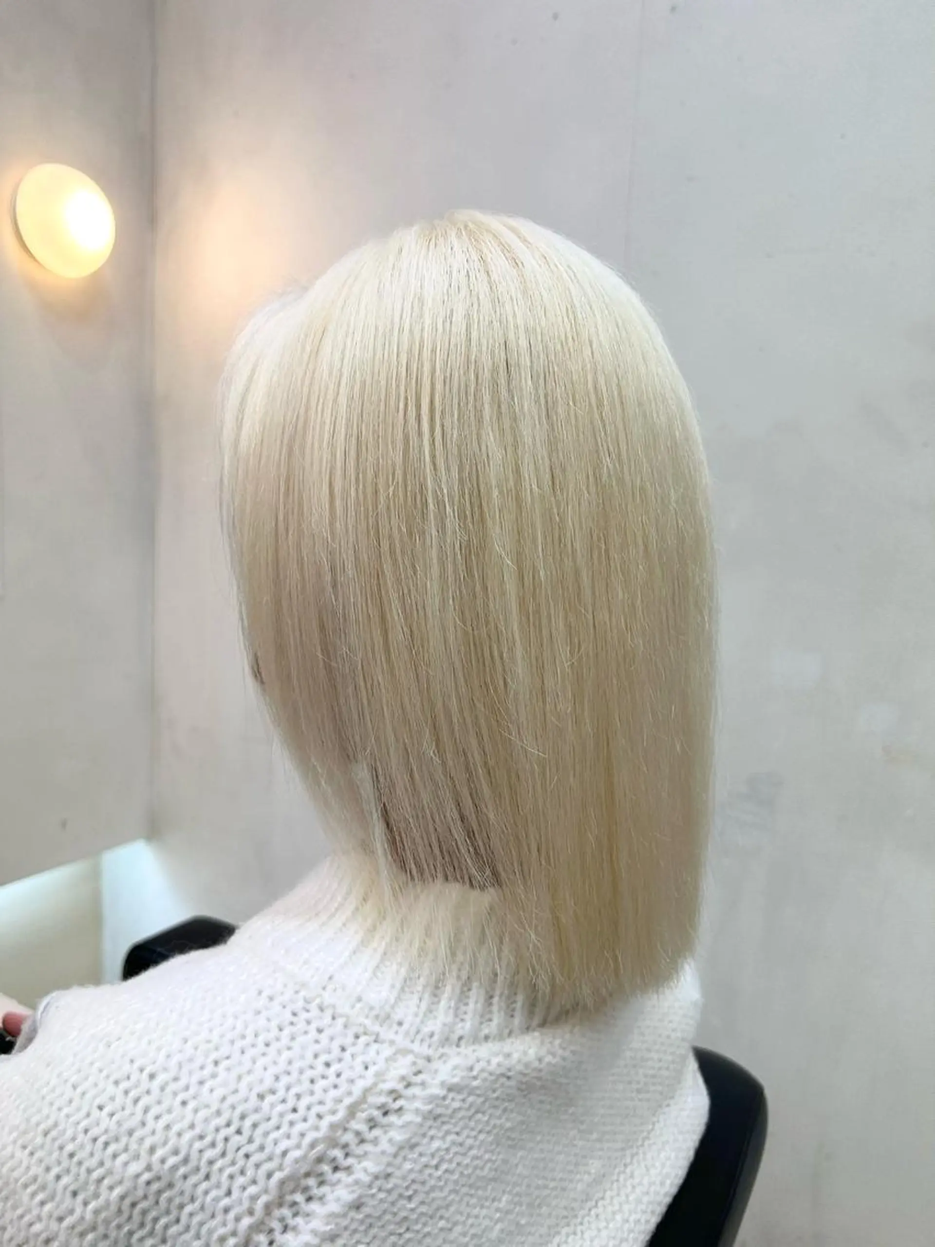 ミディアム カラー ブリーチ 抜きっぱなしブロンド ショート/ボブ♥️ 北野のヘアスタイル