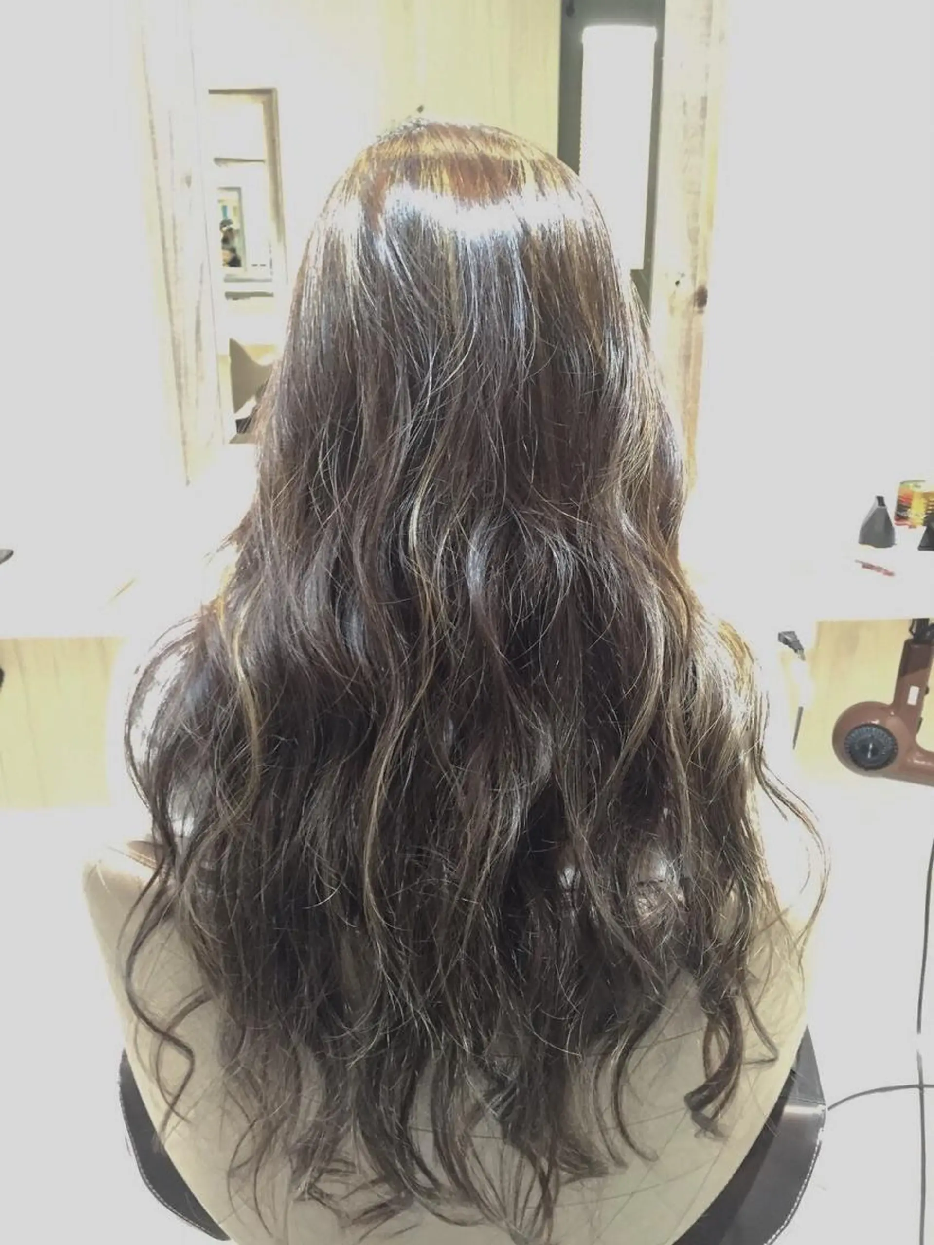 カラー 嶋村夏実🌼レイヤー 🌸白髪ぼかしのヘアスタイル