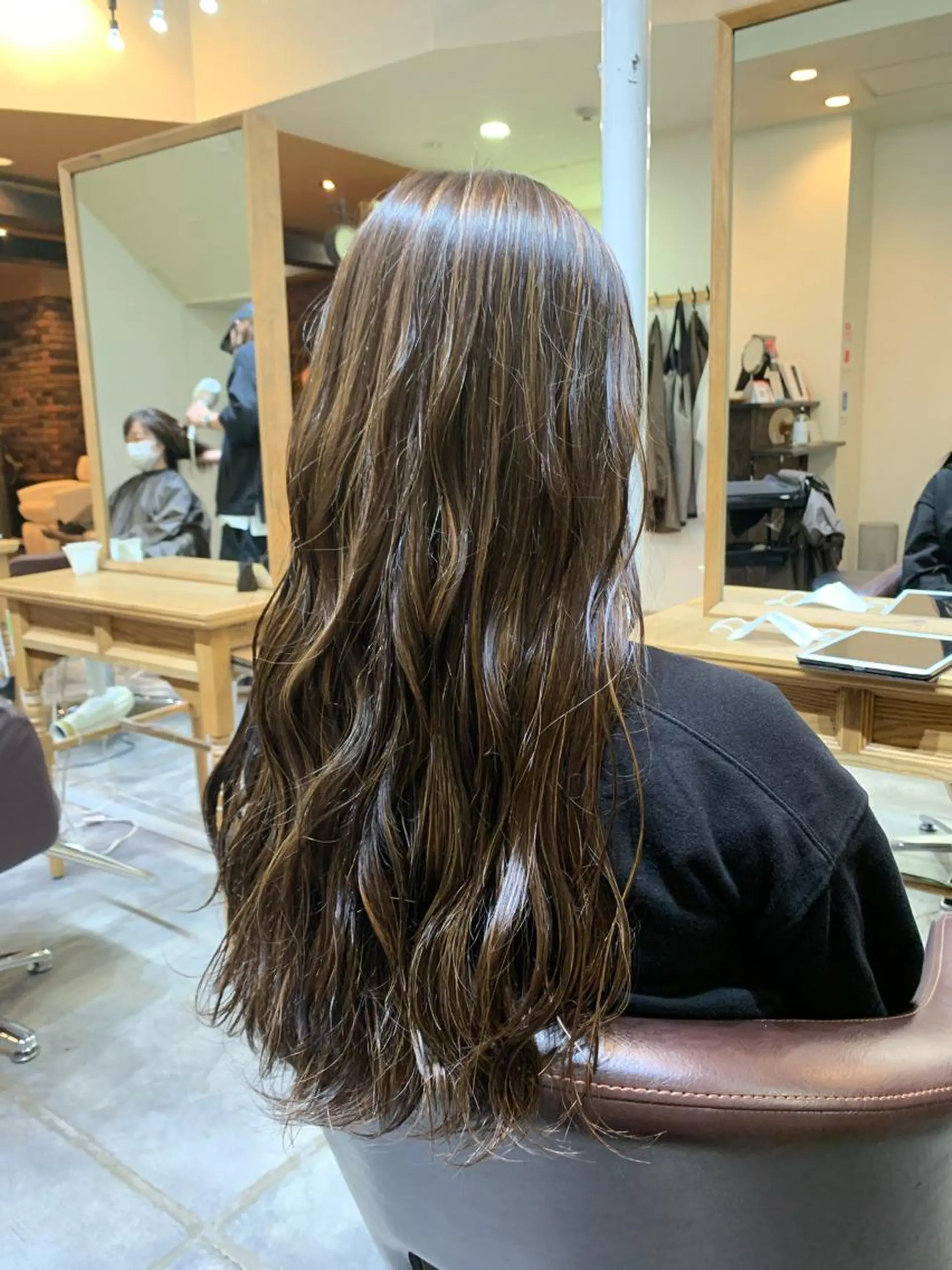 ロング カラー 透明感カラー ハイライトカラー ハイライト ヘアカラー RIGO hair所属・トクシ ーのヘアスタイル