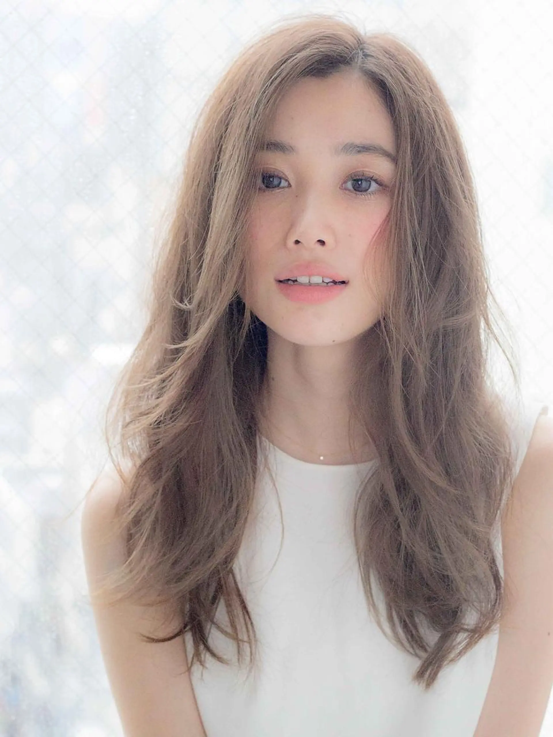 ロング アッシュ 外国人風カラー ハイライト Toiro 中目黒のヘアスタイル