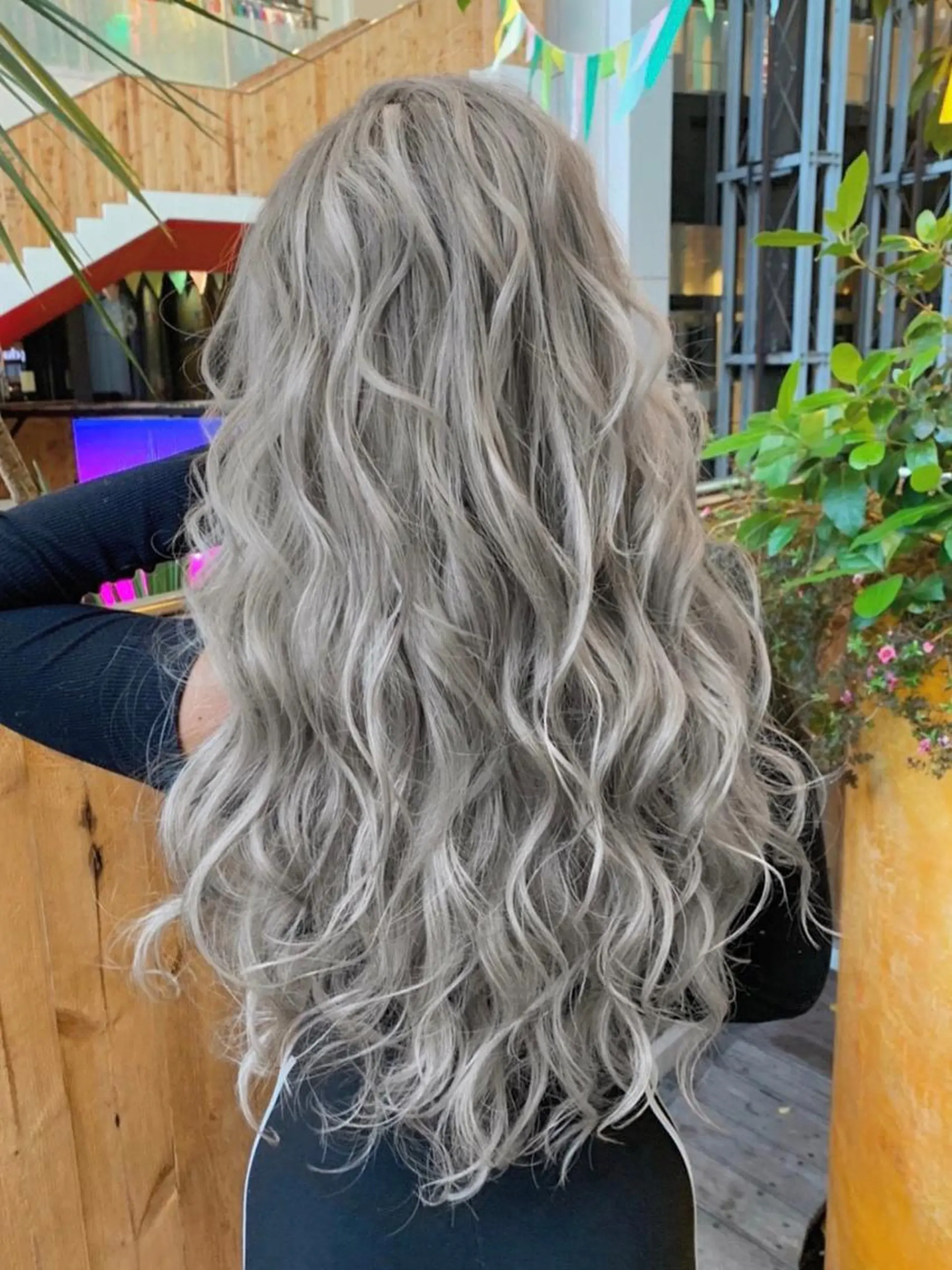 ロング カラー ヘアアレンジ Device ディバイスのヘアスタイル