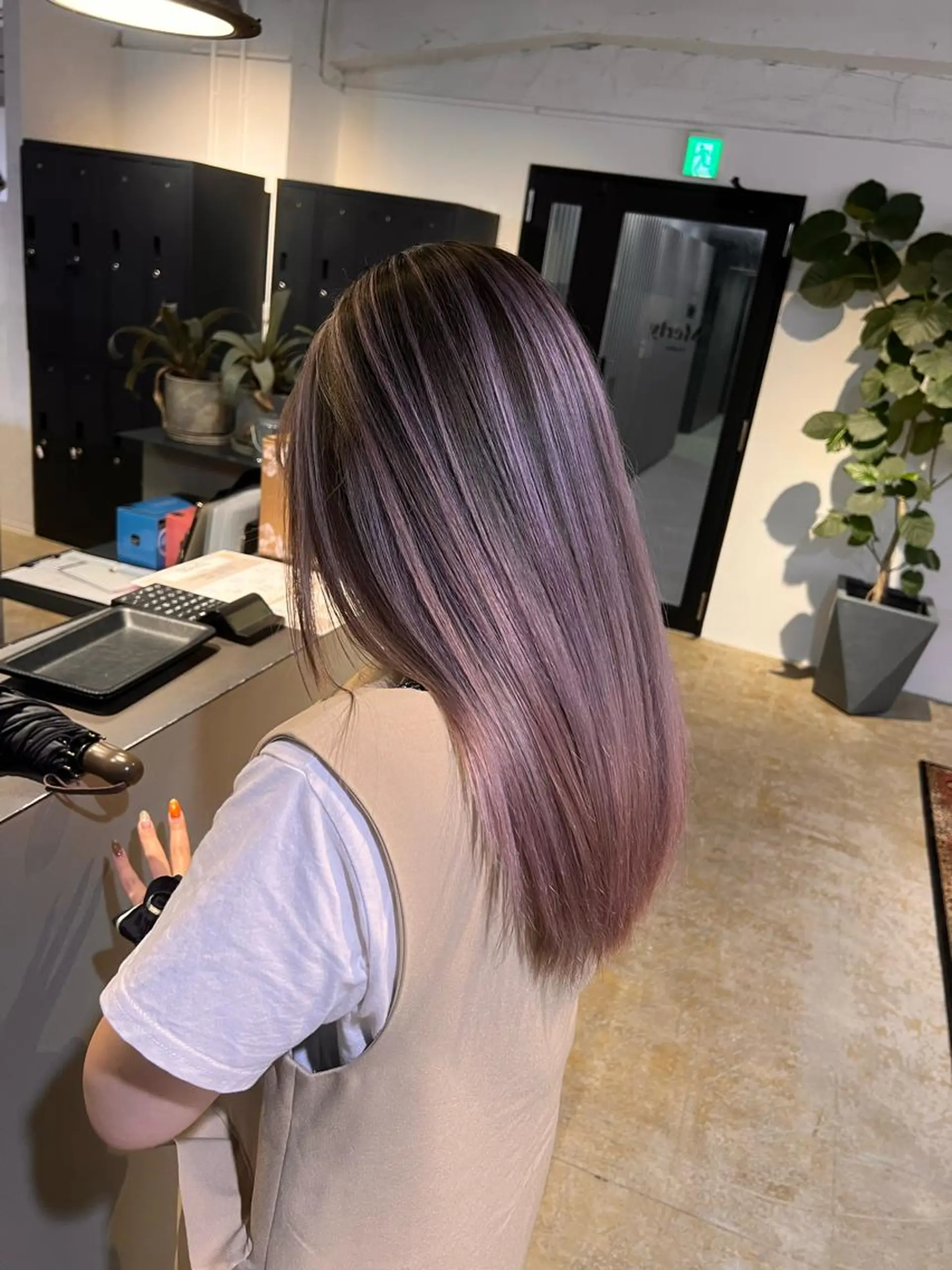 セミロング カラー ヘアカラー Merly Osakaのヘアスタイル