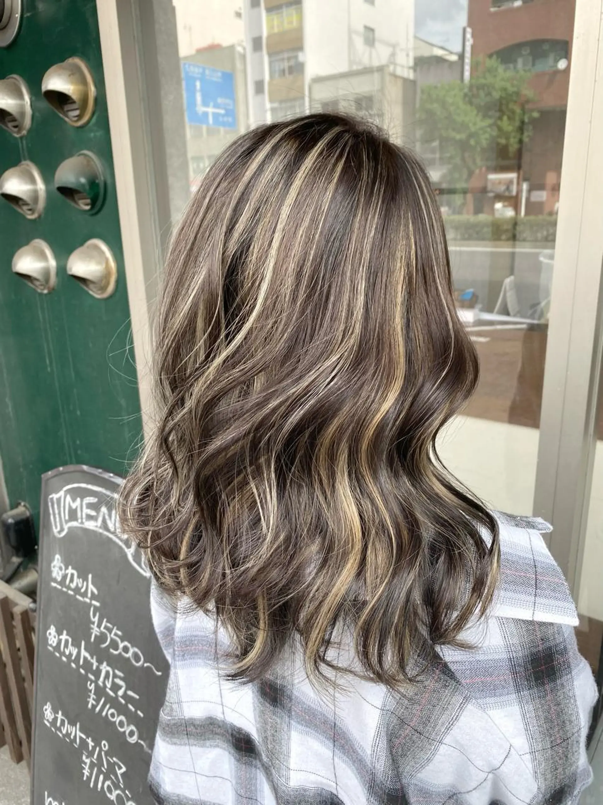 セミロング カラー ハイライトカラー ハイライト カット ヘアカラー トリートメント 日比 貴大/ minim hairのヘアスタイル