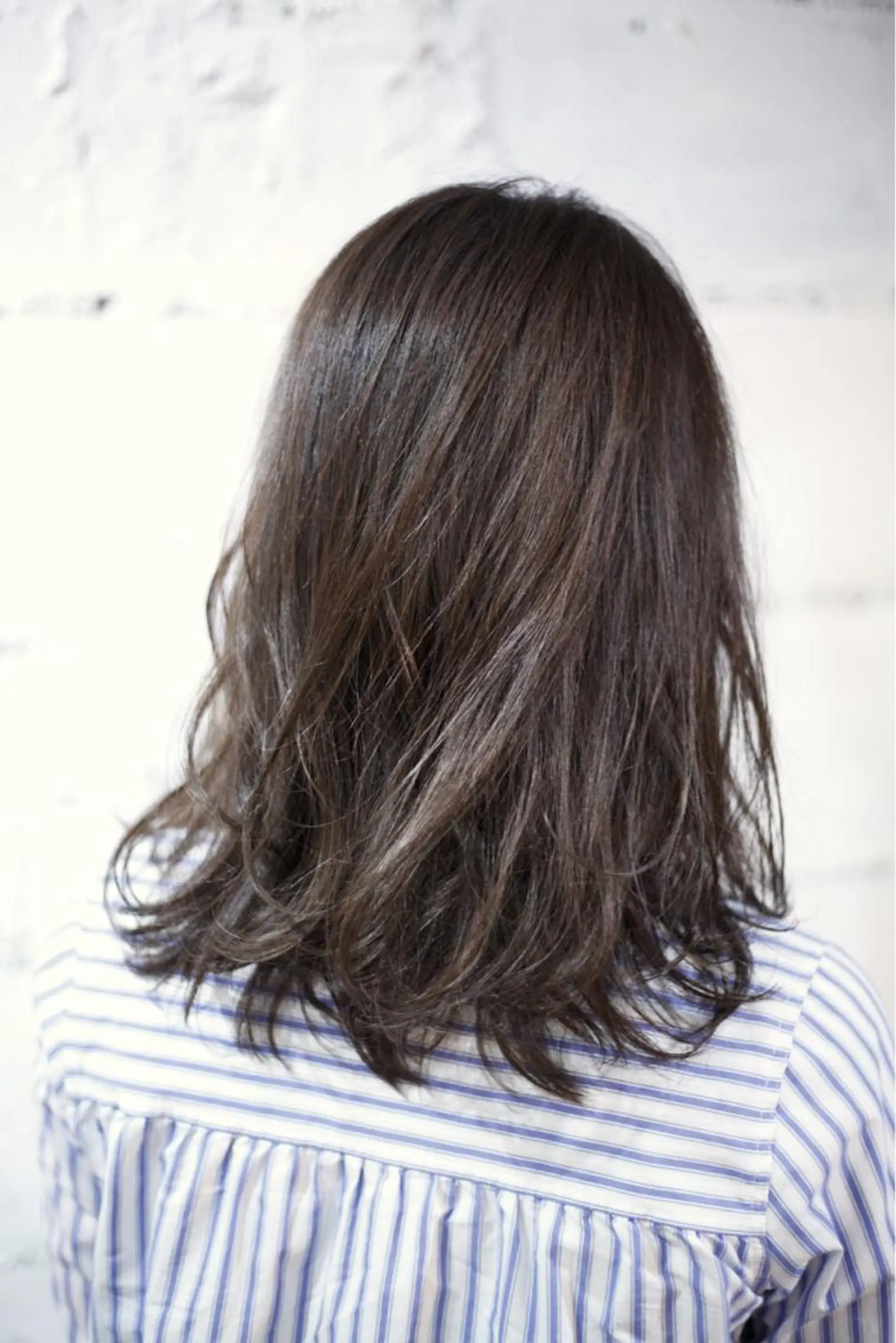 カラー アディクシーカラー グレージュ カット トリートメント 【韓国レイヤー特化 ハッシュカット】のヘアスタイル