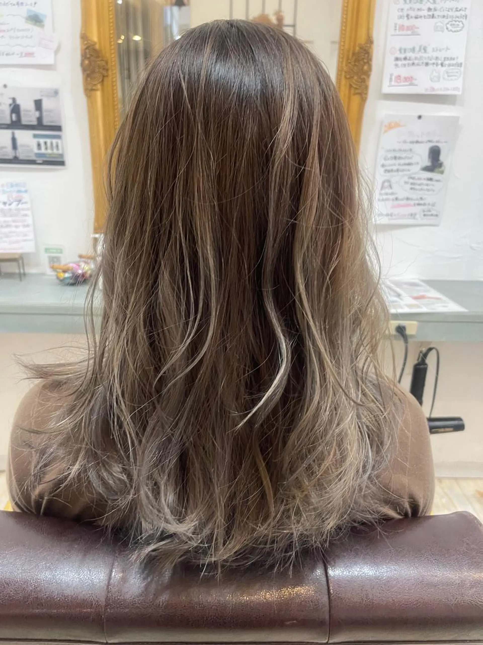 セミロング カラー VOGUE LOGIC所属・ヴォーグロジック CHISAのヘアスタイル