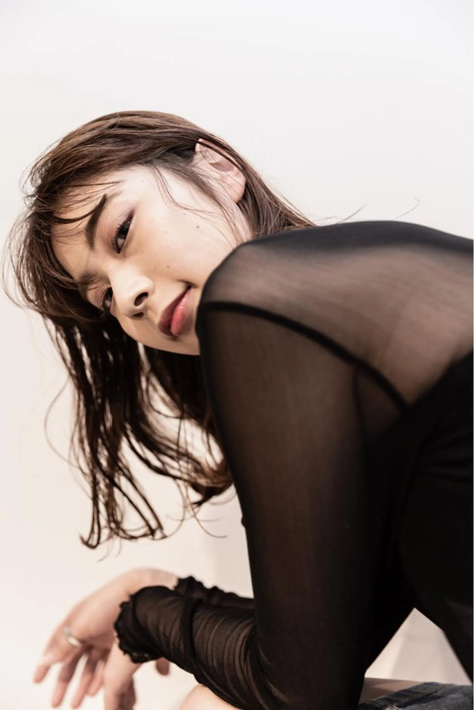 ミディアム カラー robe所属・ツジガキ ユウスケのヘアスタイル