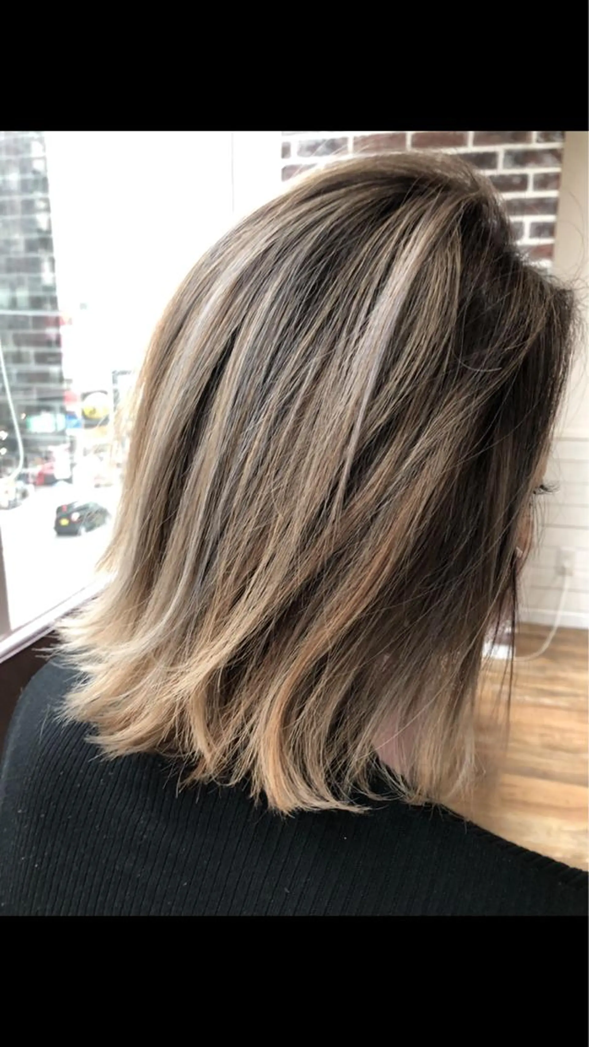 ミディアム カラー アッシュ バレイヤージュ ベージュカラー ハイライトカラー ハイトーンカラー ヘアカラー トリートメント 木下大地 HAIR  Oneのヘアスタイル