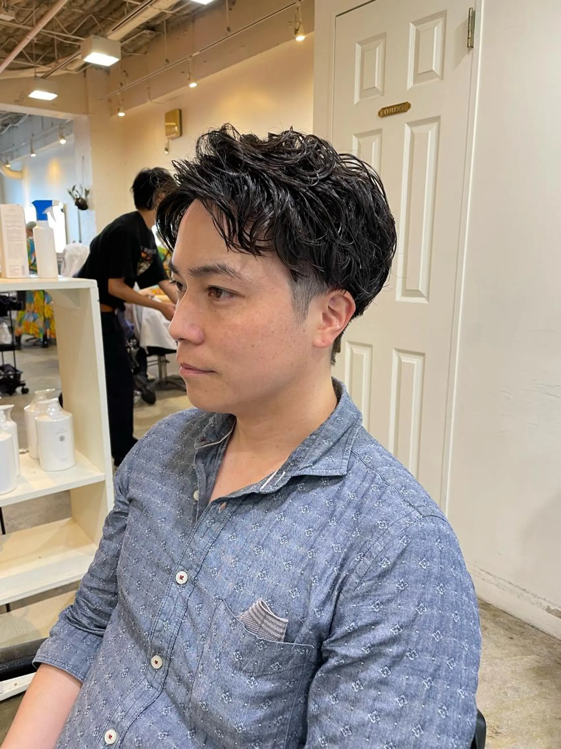 パーマ メンズ ビジネス RIN／韓国ヘア レイヤーカットのヘアスタイル