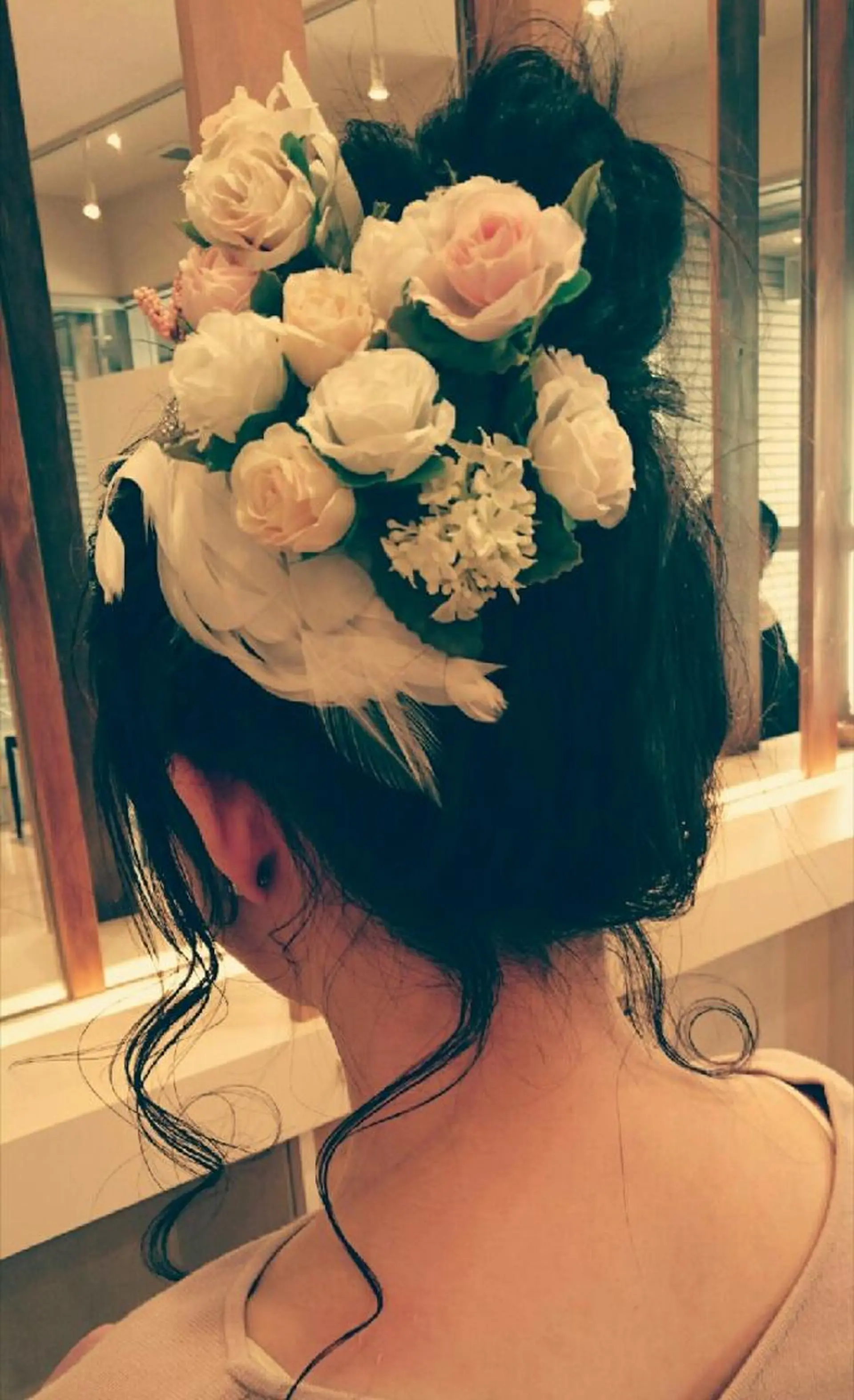 ヘアアレンジ セミロング お団子ヘア 結婚式・ブライダル ヘアセット/髪質改善 /カラー/TADOのヘアスタイル