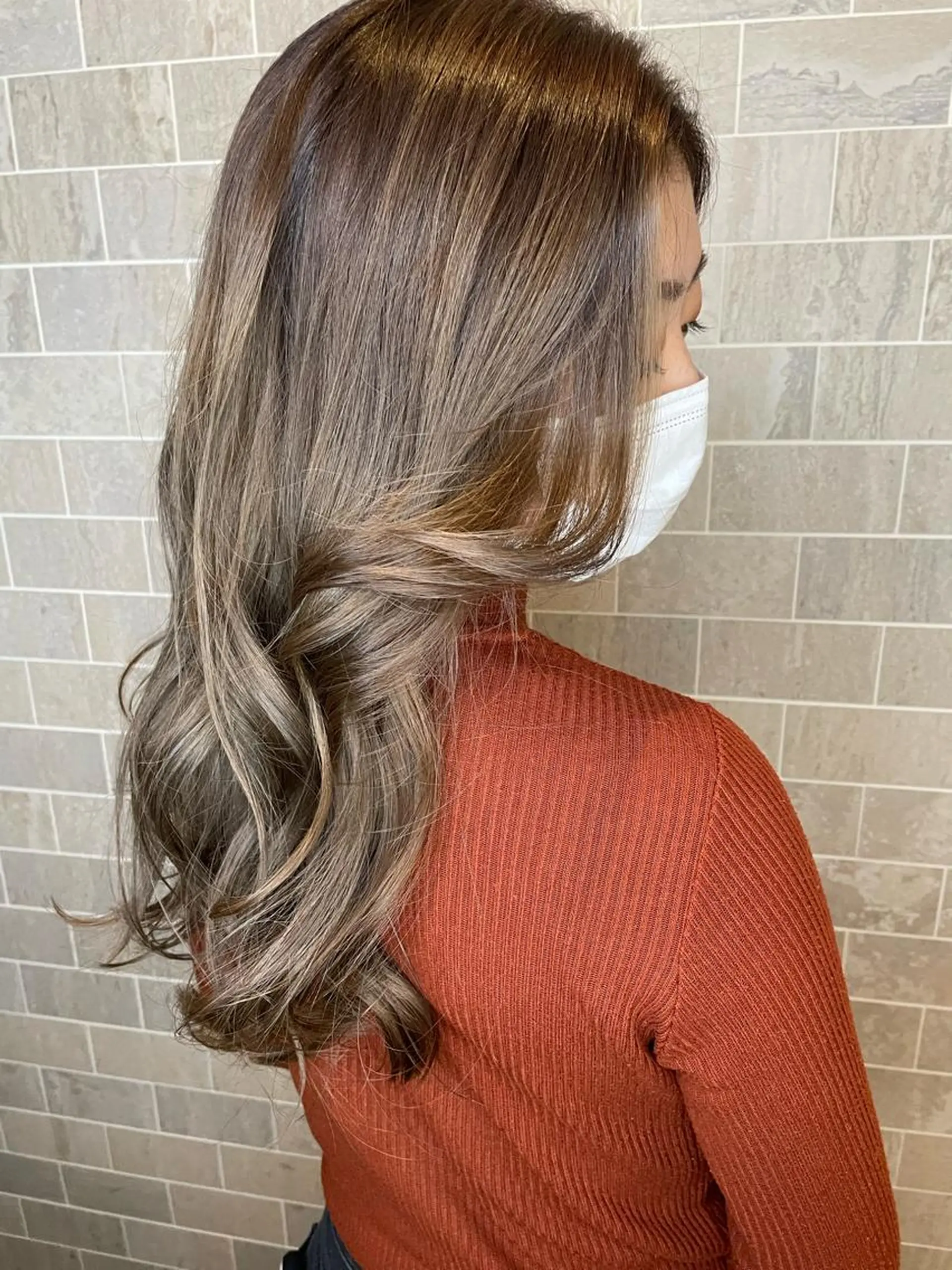 ロング 栗林 茉那のヘアスタイル