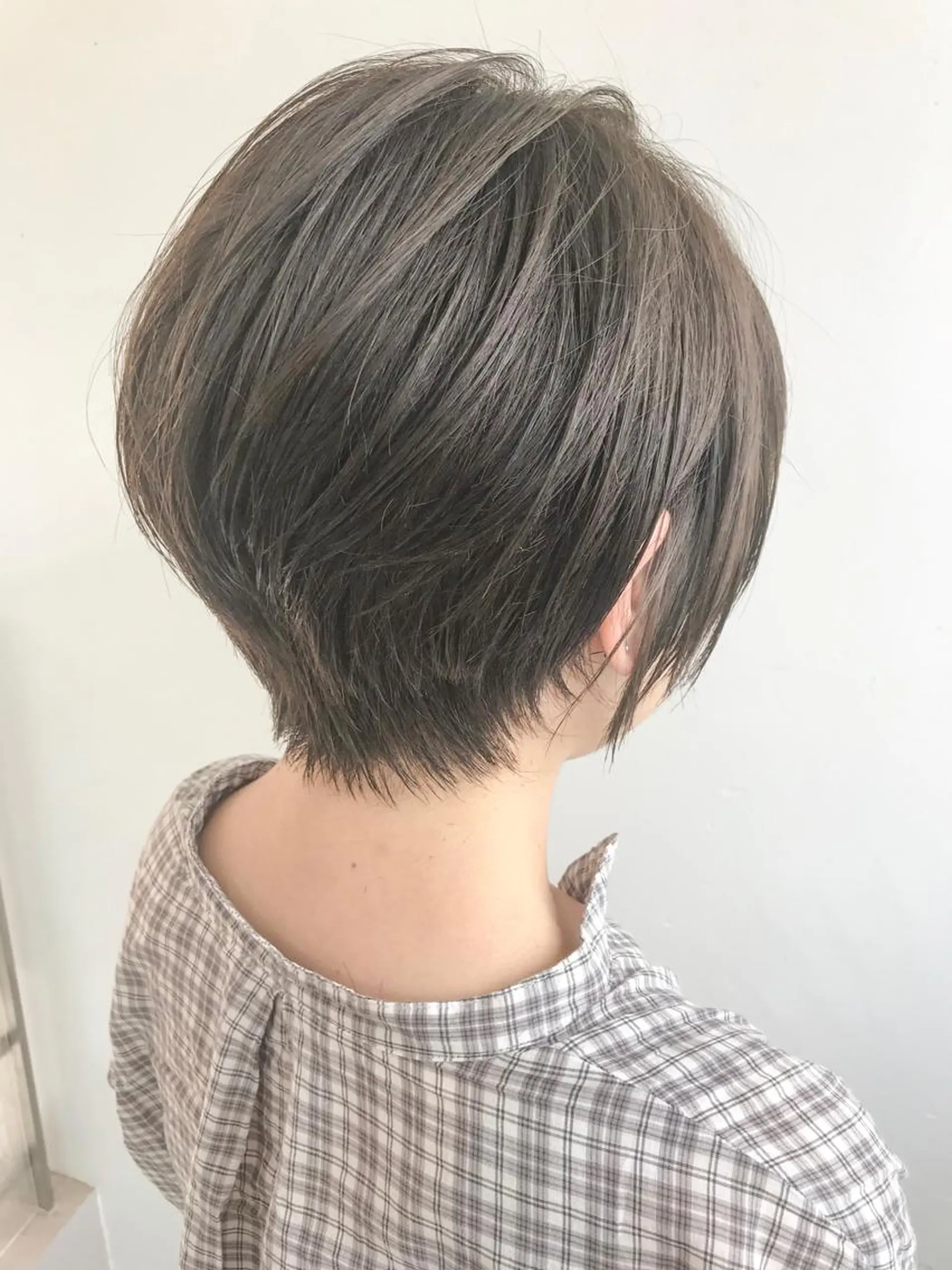 ショート カラー ショート/レイヤー なら石井知希のヘアスタイル