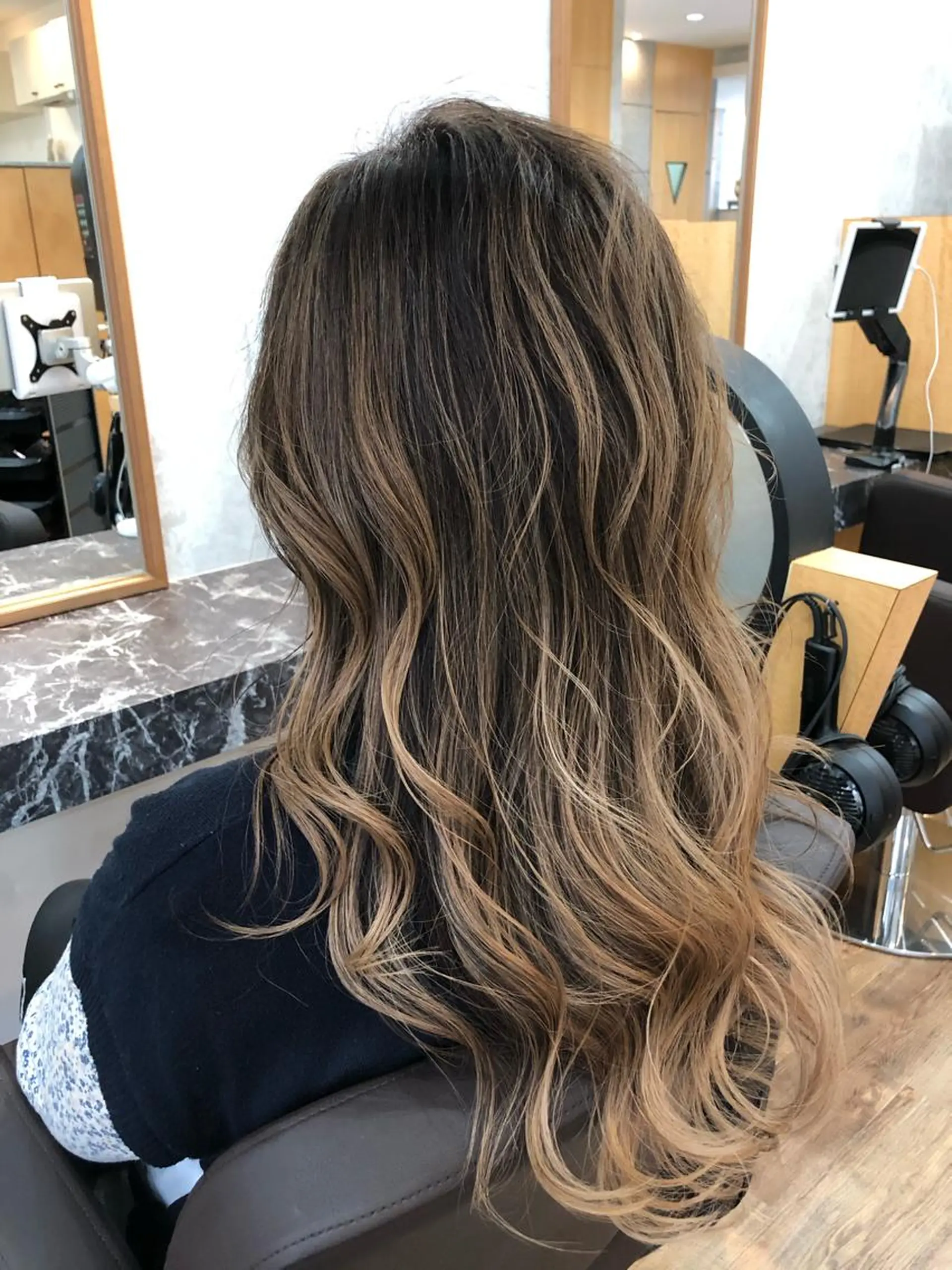 セミロング カラー olino 【オリノ】西田辺のヘアスタイル