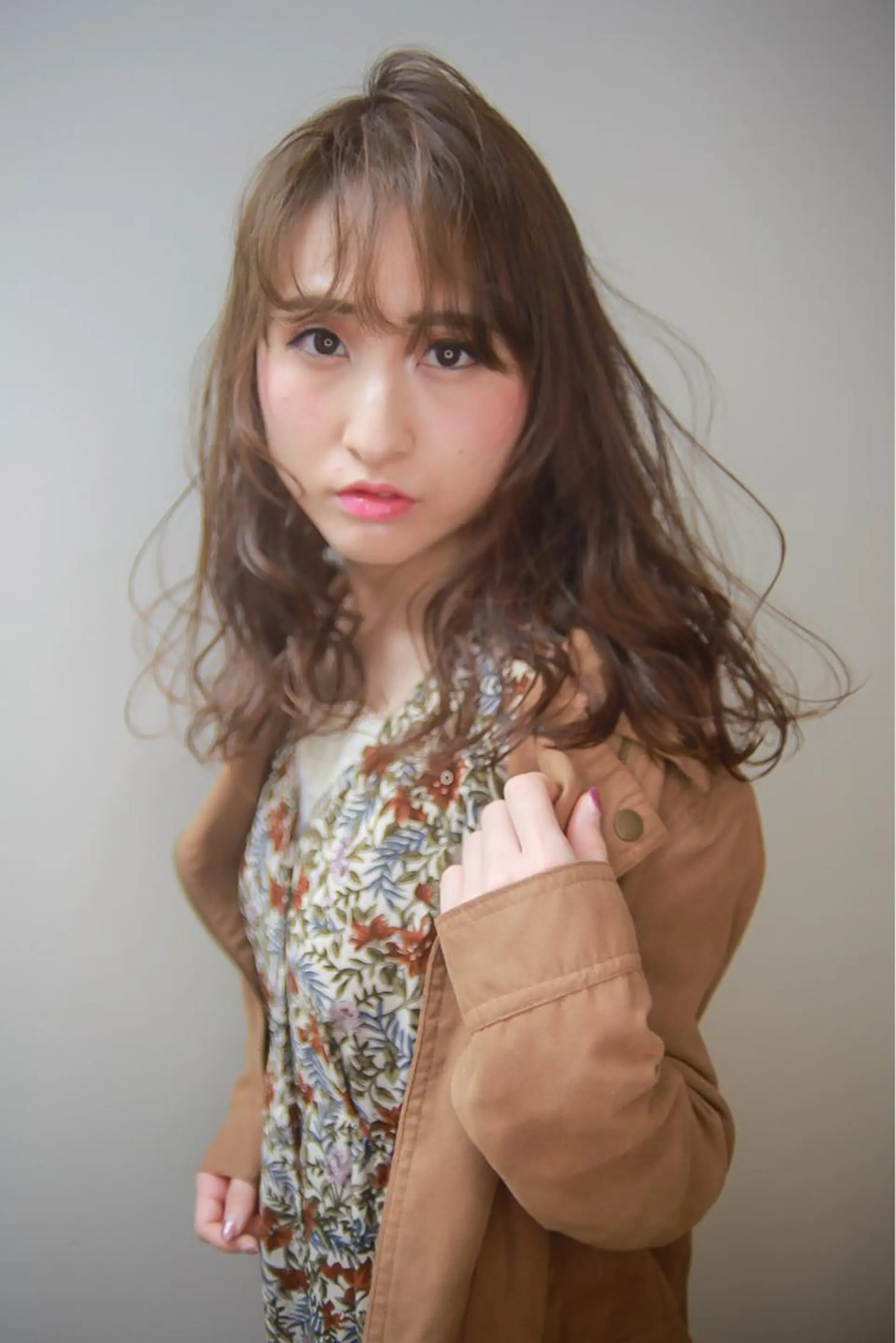 ロング カラー 伊藤 裕貴のヘアスタイル