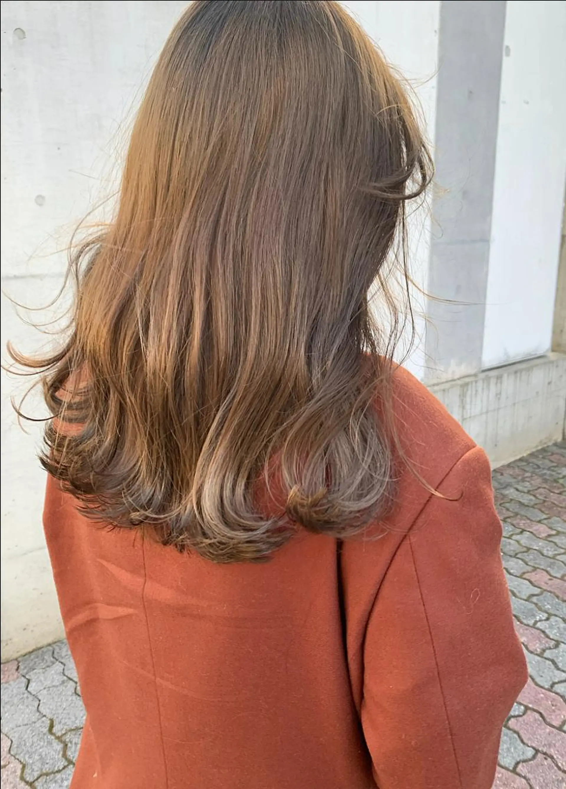 セミロング カラー TENELE所属・チバ タクミのヘアスタイル