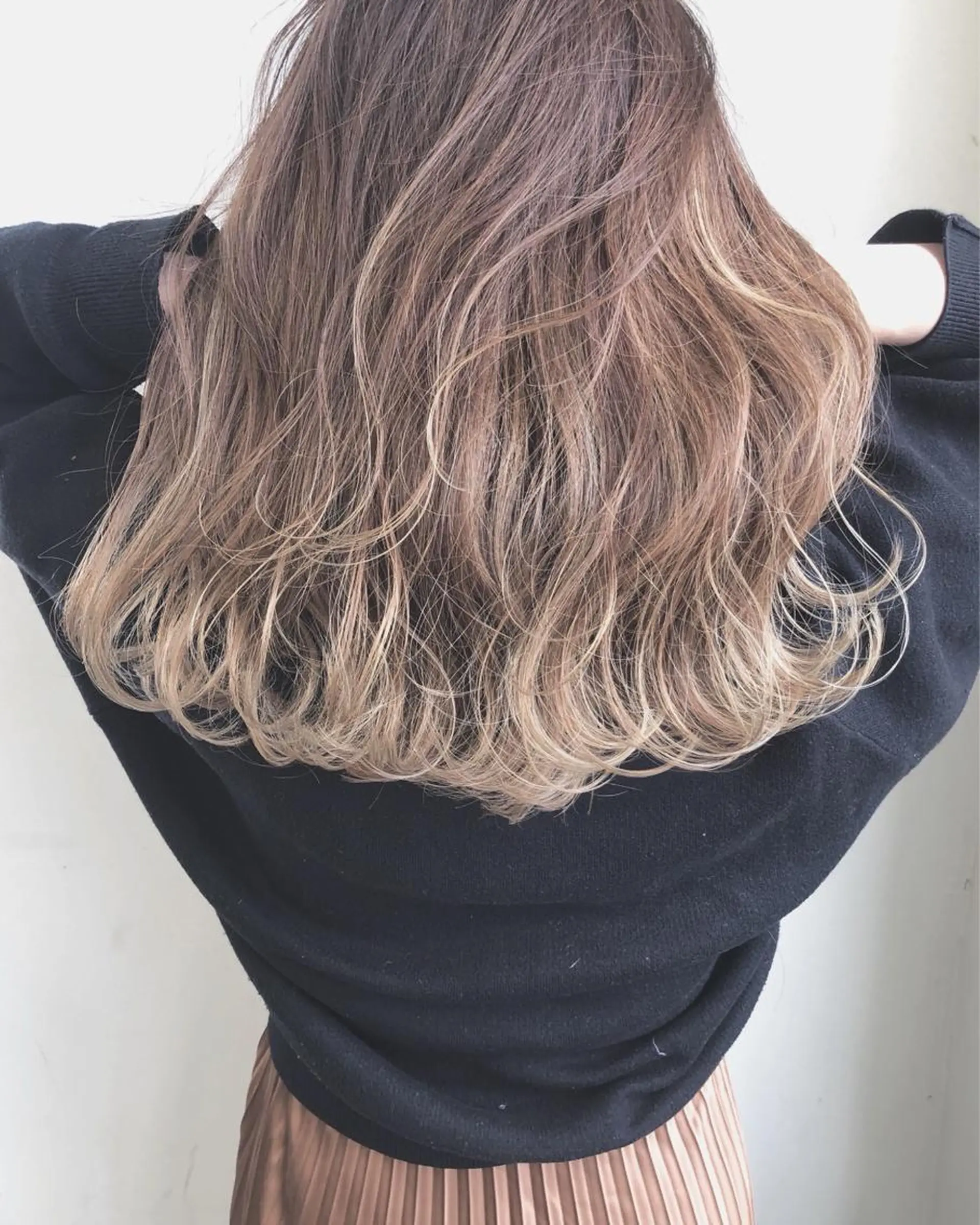 ロング ハイライト ヘアカラー トリートメント 小澤大輔 YOLO hairのヘアスタイル