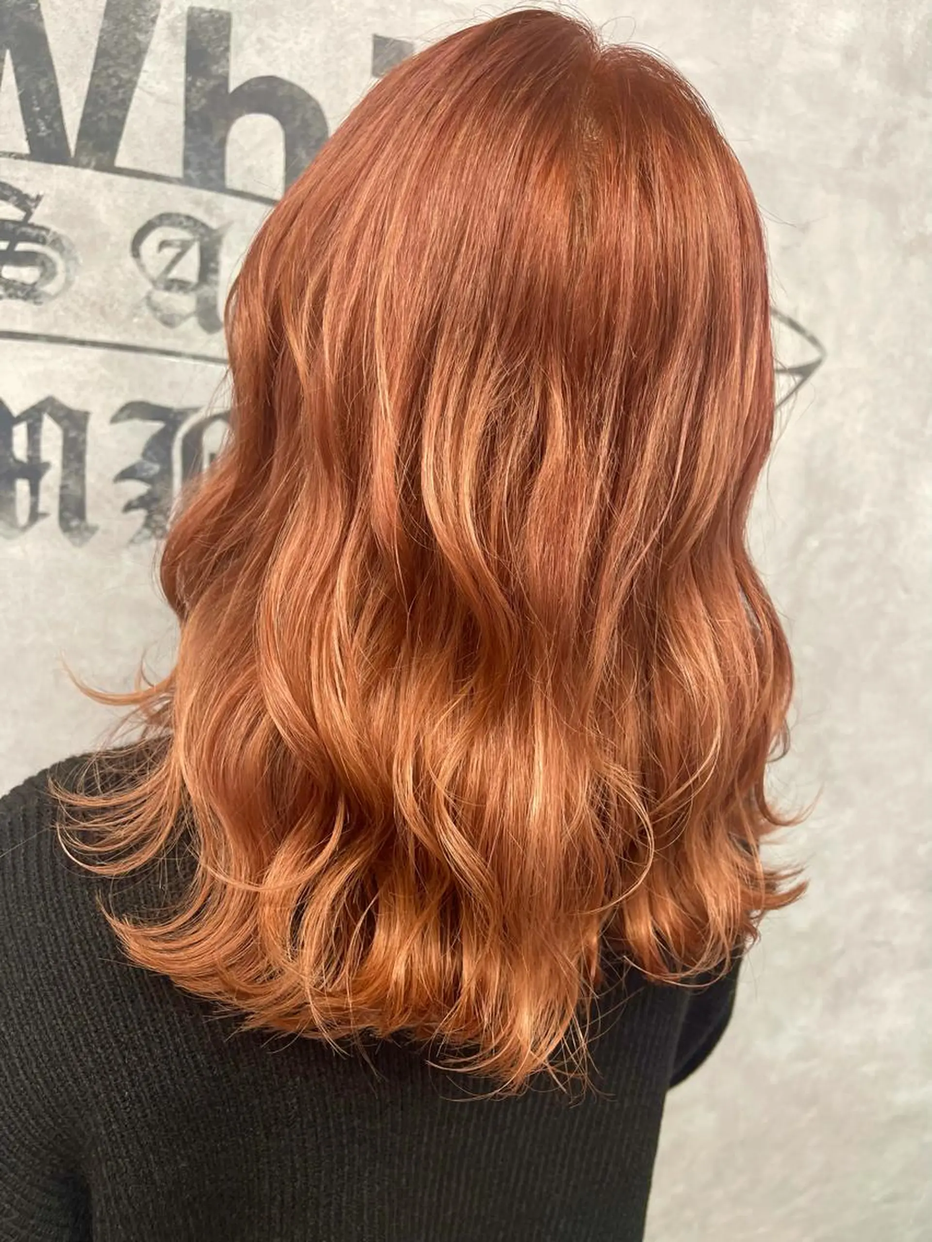 ロング カラー イルミナカラー 韓国風カラー オレンジ 韓国風ヘア カット ヘアカラー トリートメント オフホワイトアンドなんば所属・福西 洋斗のヘアスタイル