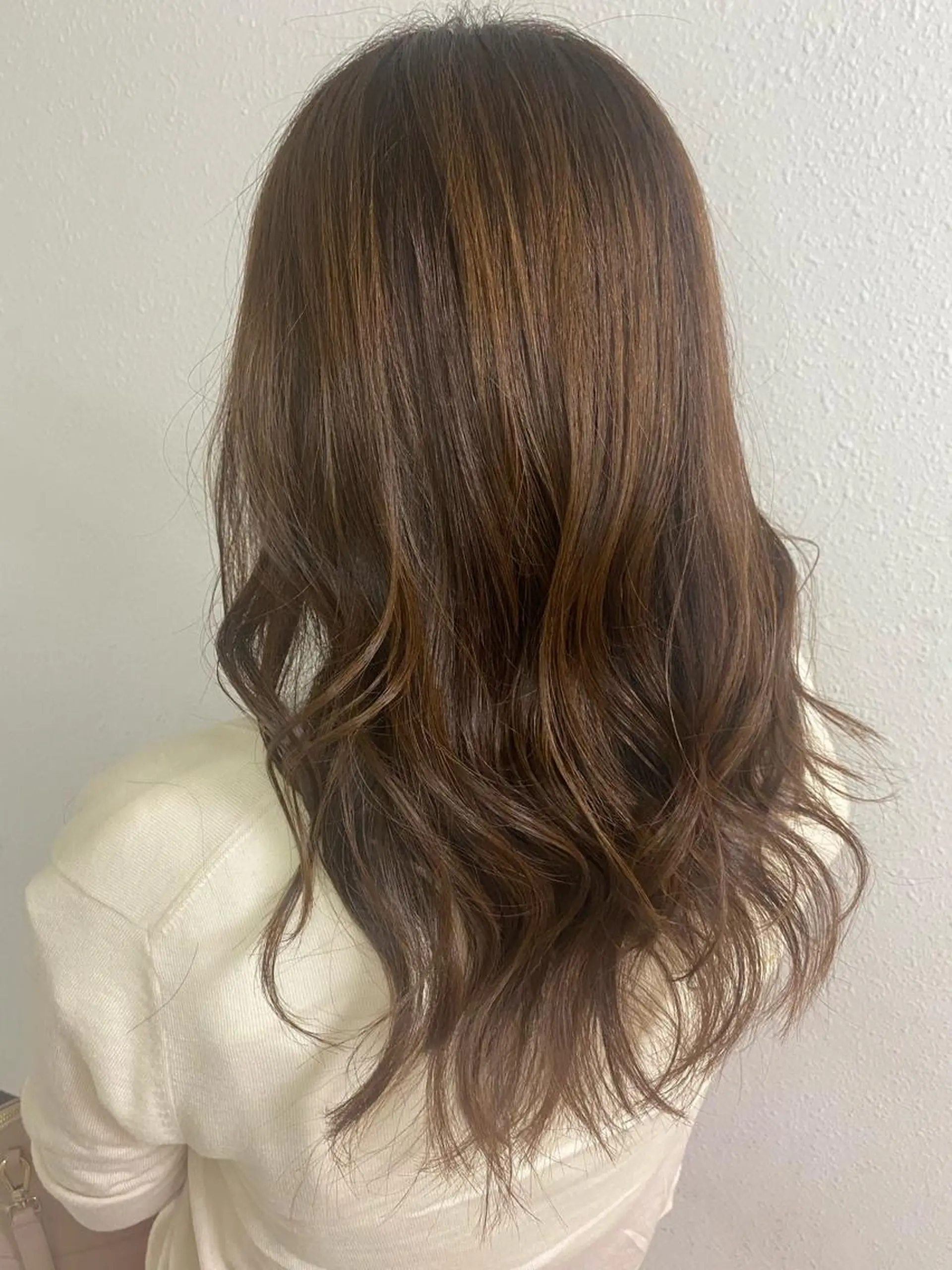 セミロング カット ヘアカラー トリートメント ヘアセット 美髪/髪質改善 レイヤー/透けカラーのヘアスタイル